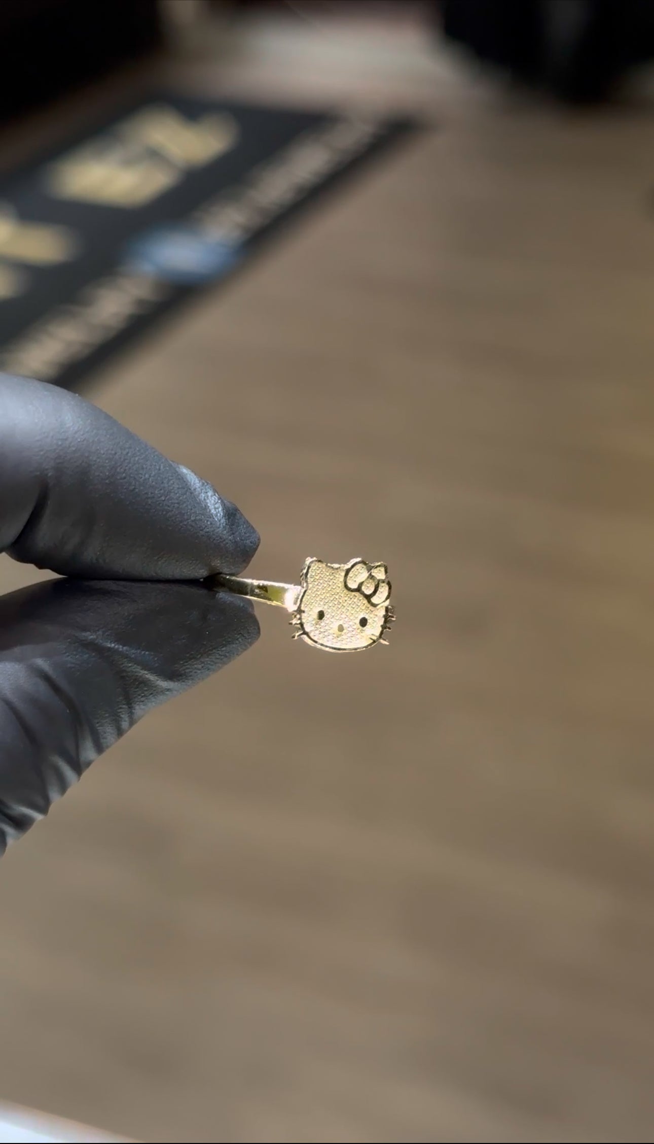 10k Mini Hello Kitty Ring