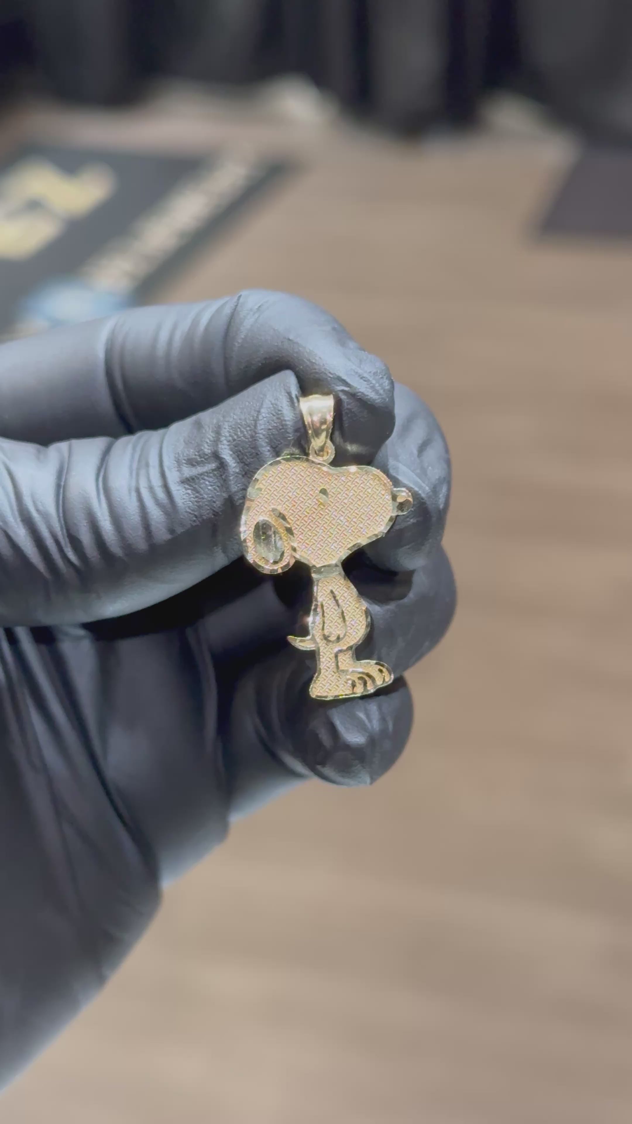10k Snoopy Pendant