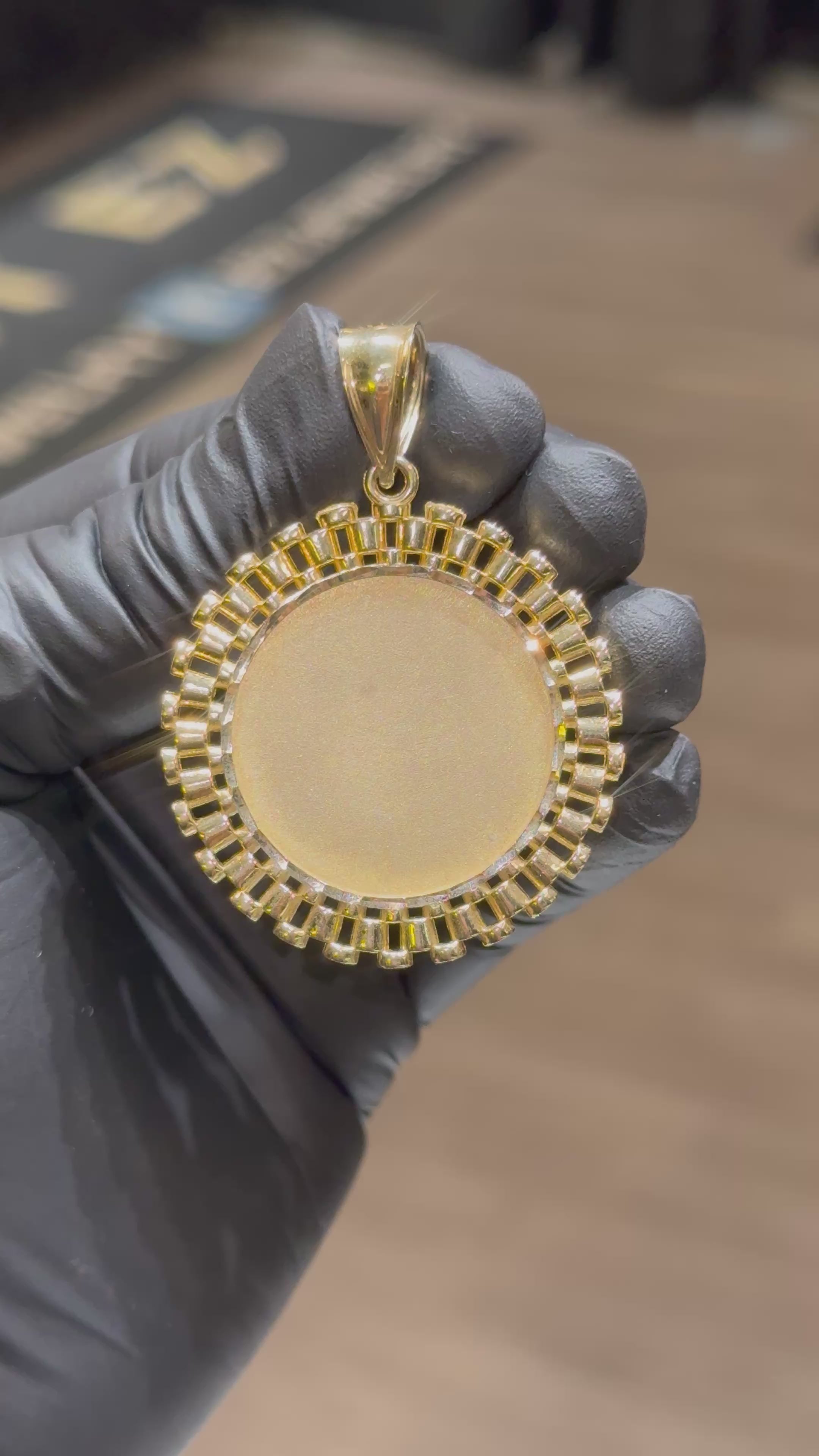 Load video: 10k Rolex Circle Memory Pendant