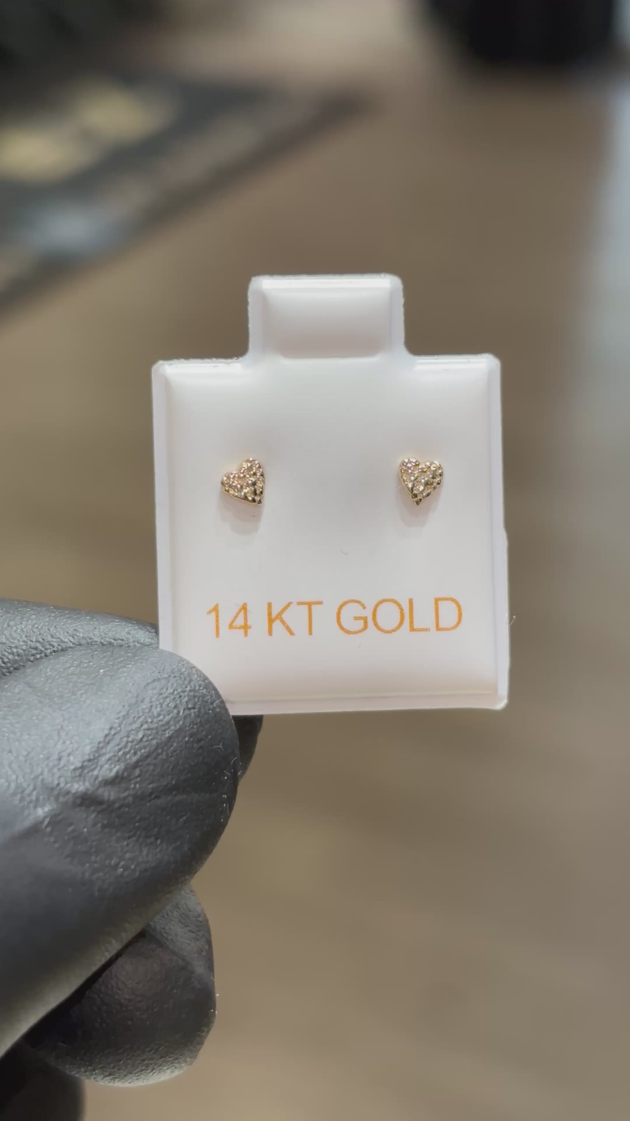 Load video: 14k Heart Nugget Nose Pin