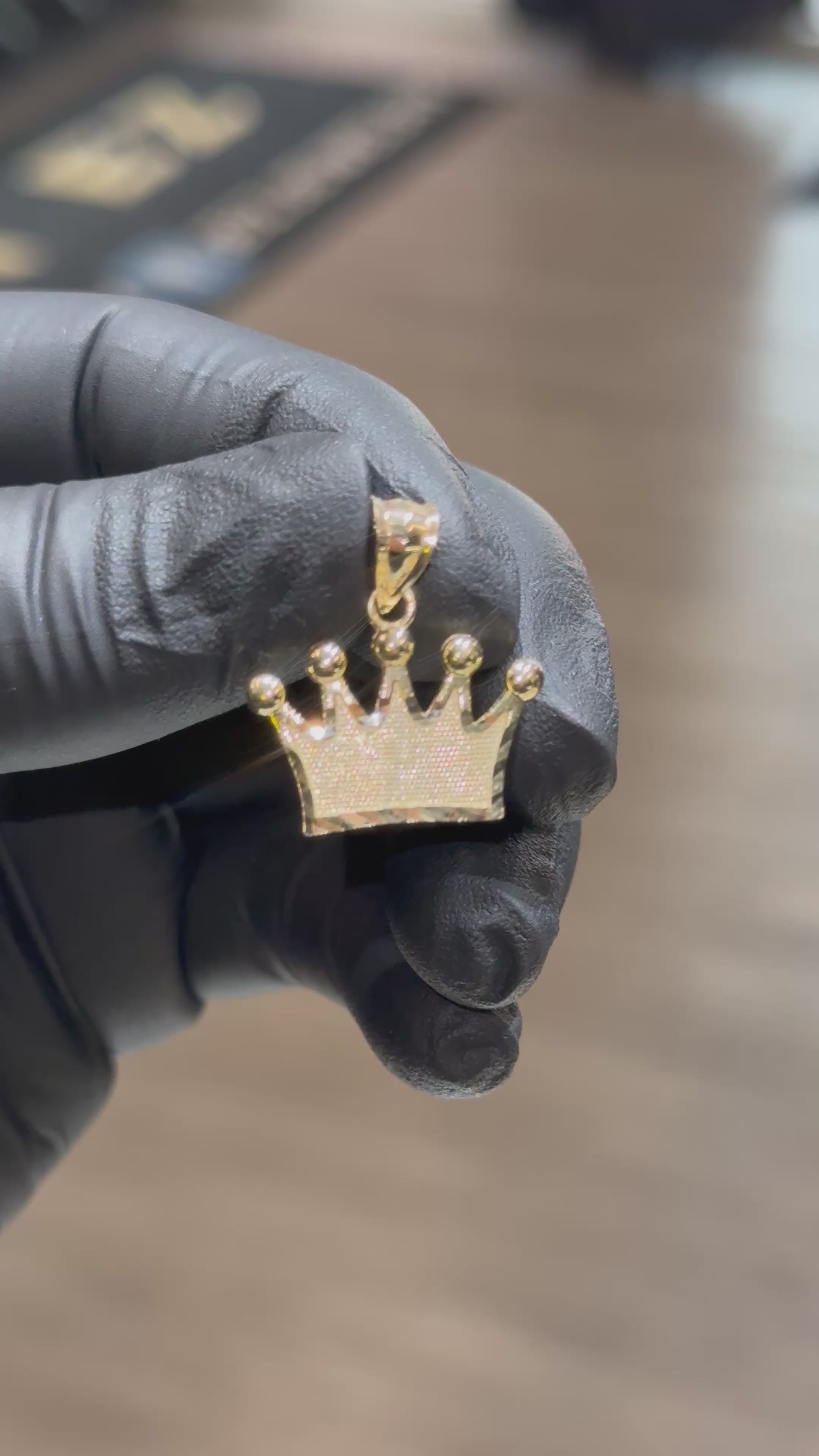 10k Crown Pendant
