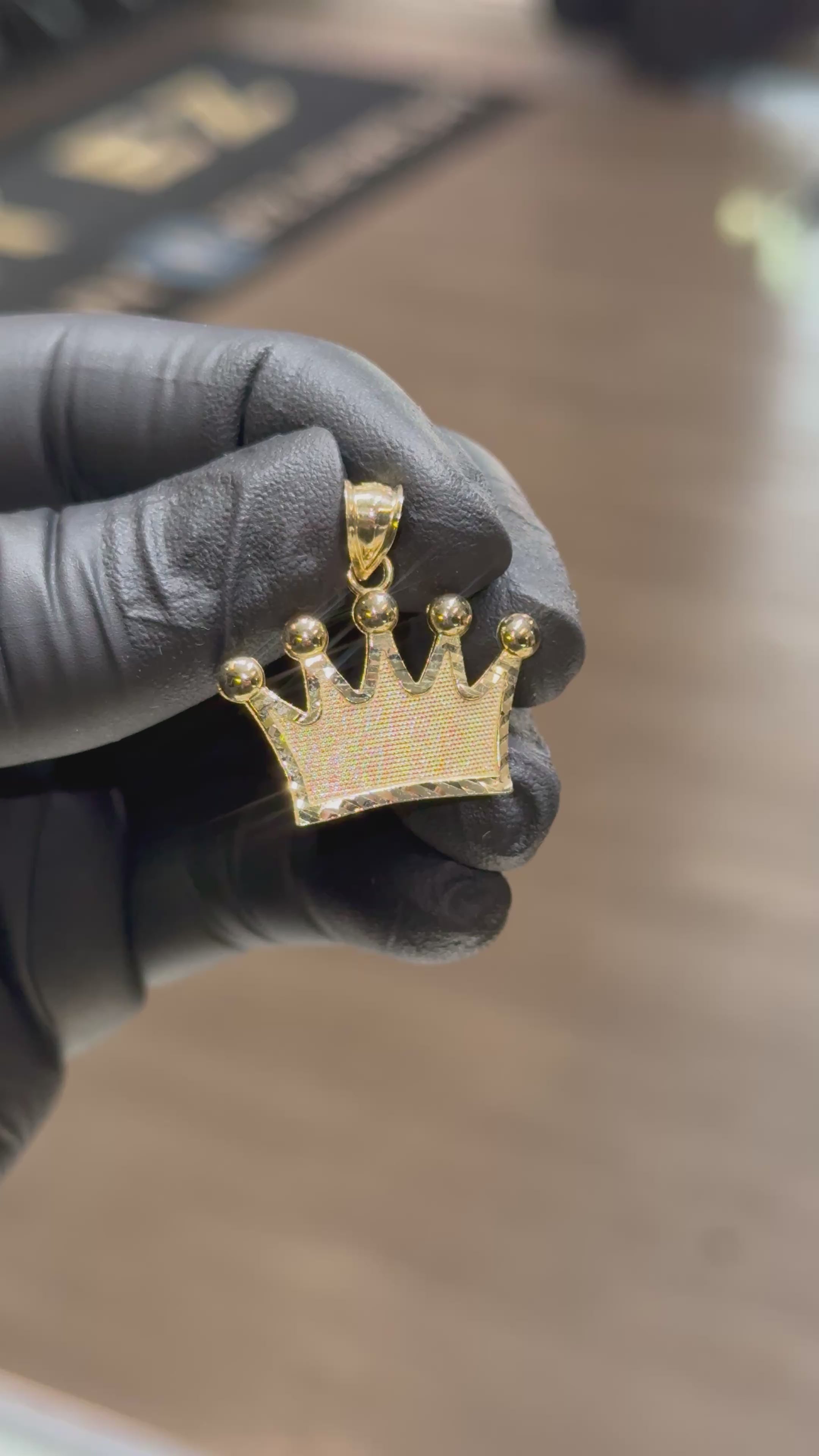 10k Crown Pendant