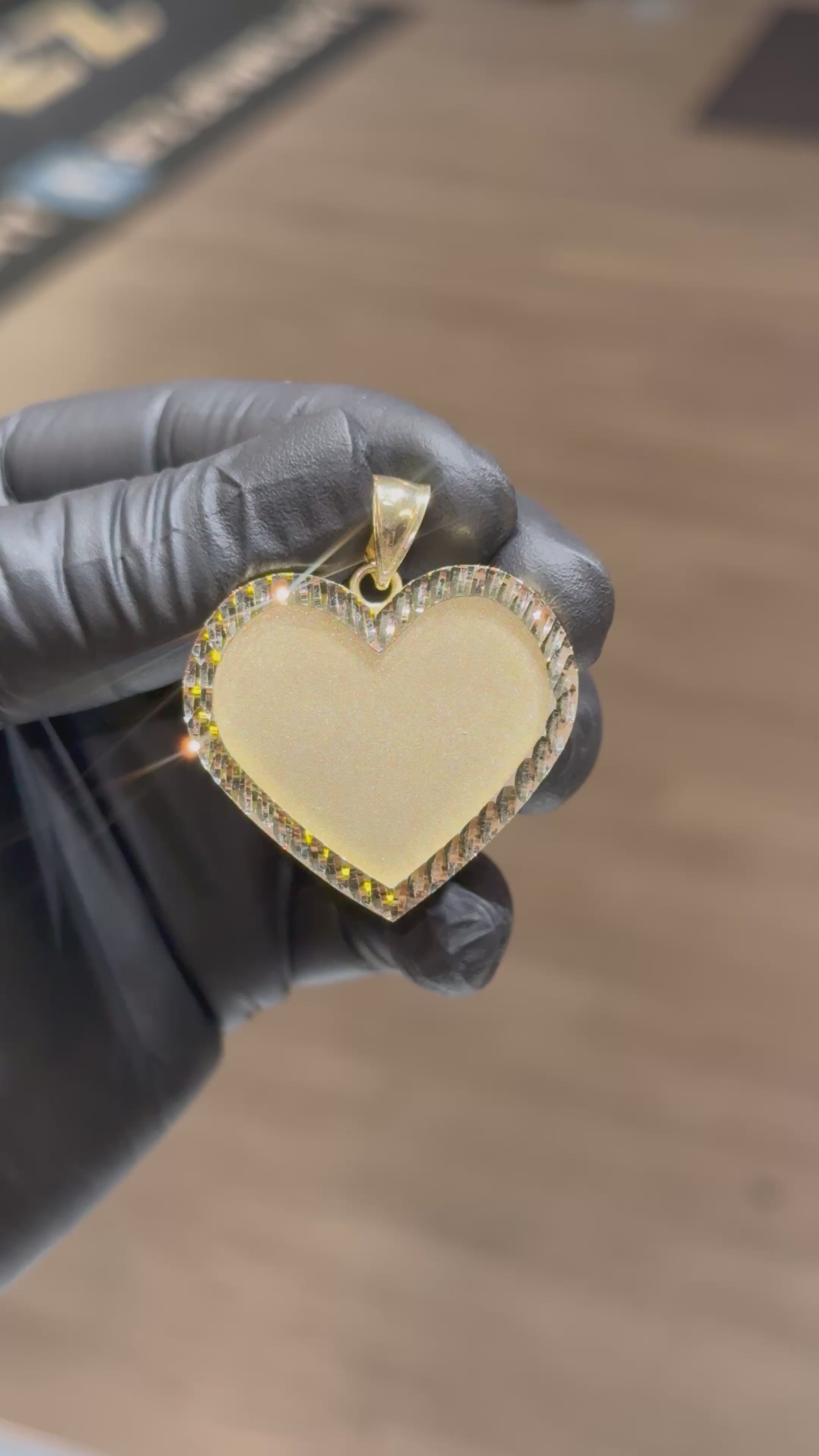 10k Heart Diamond Cut Memory Pendant