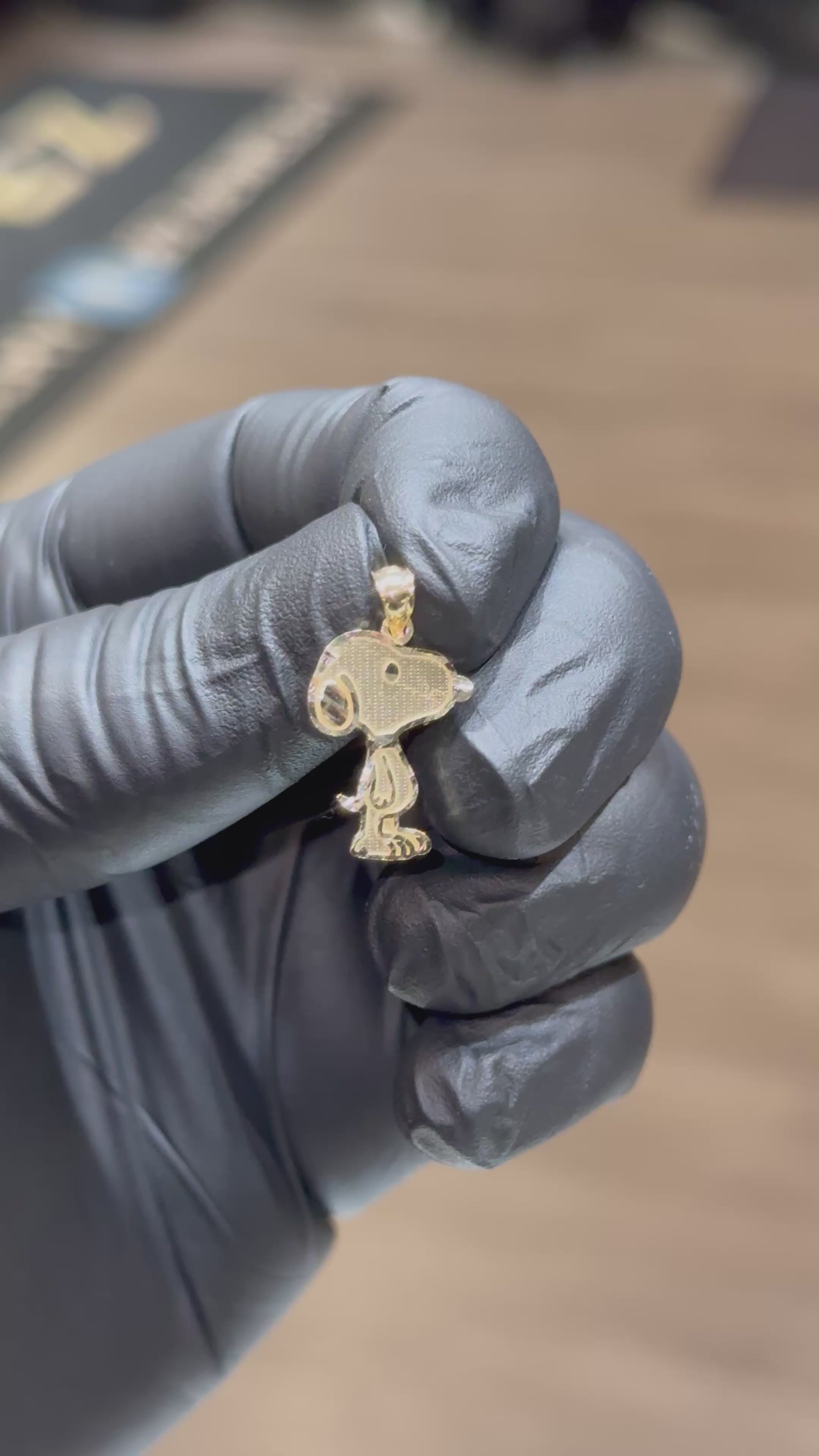 10k Snoopy Pendant