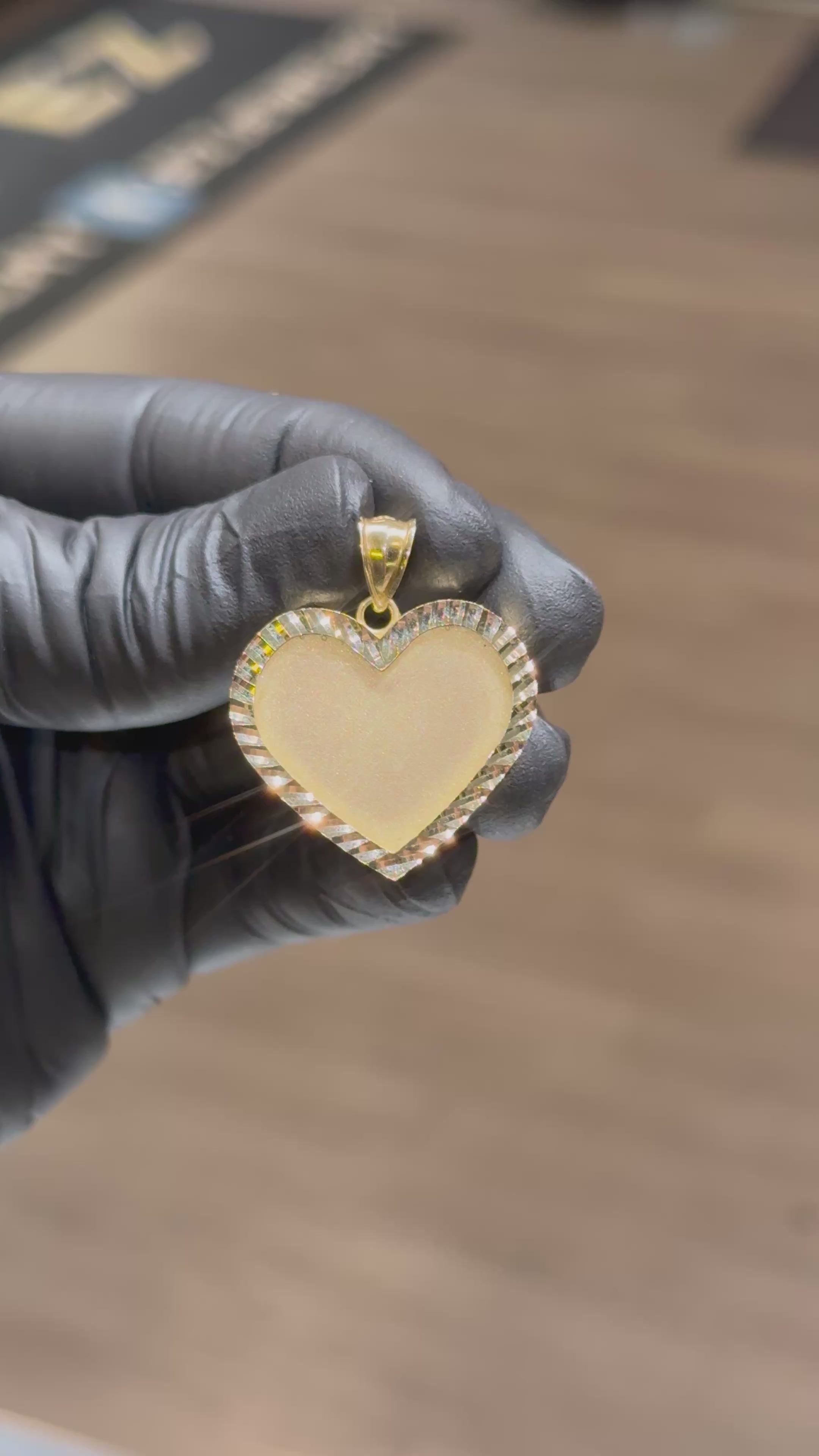 10k Heart Diamond Cut Memory Pendant