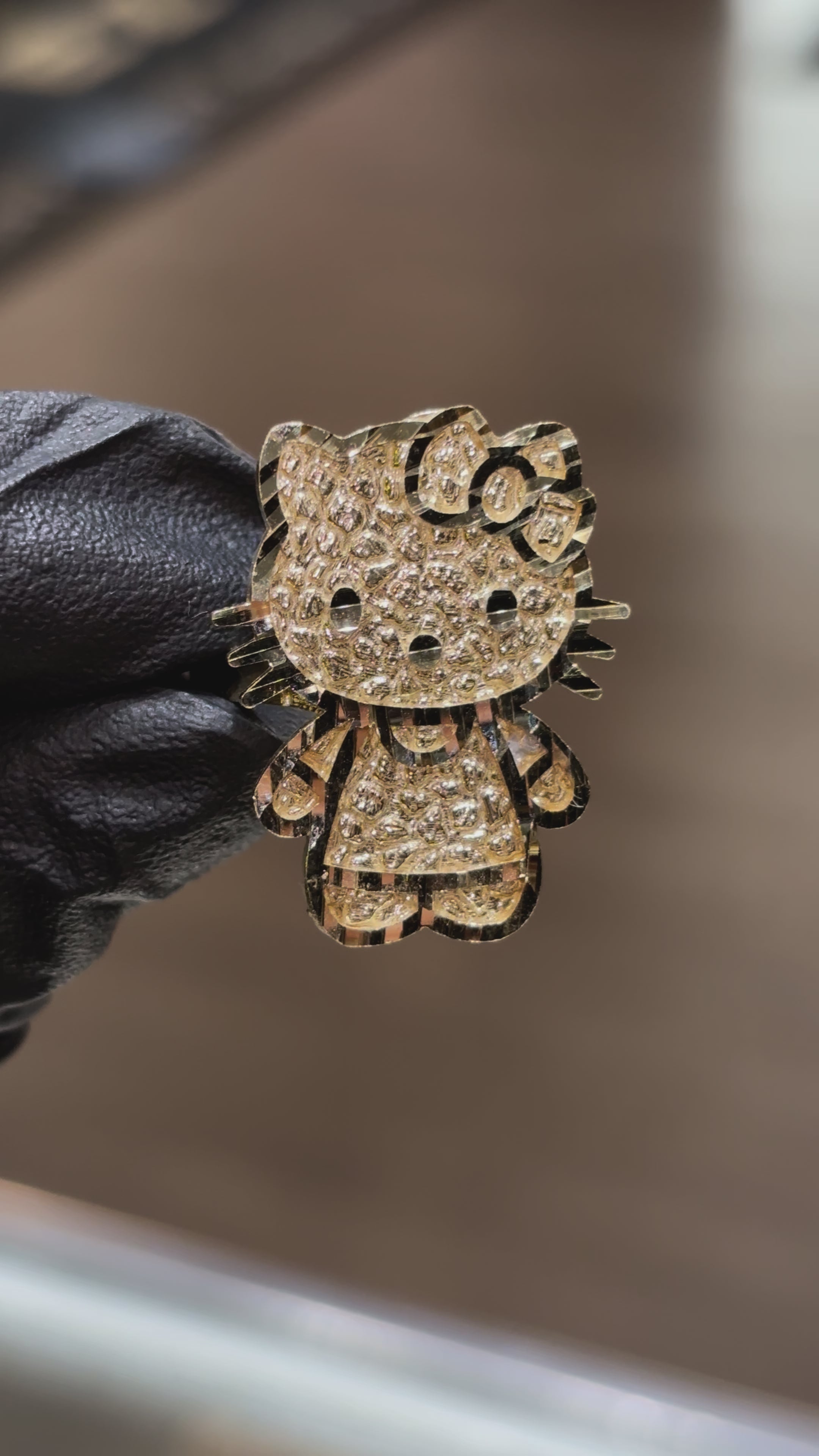 10k XL Full Body Nugget Hello Kitty Ring