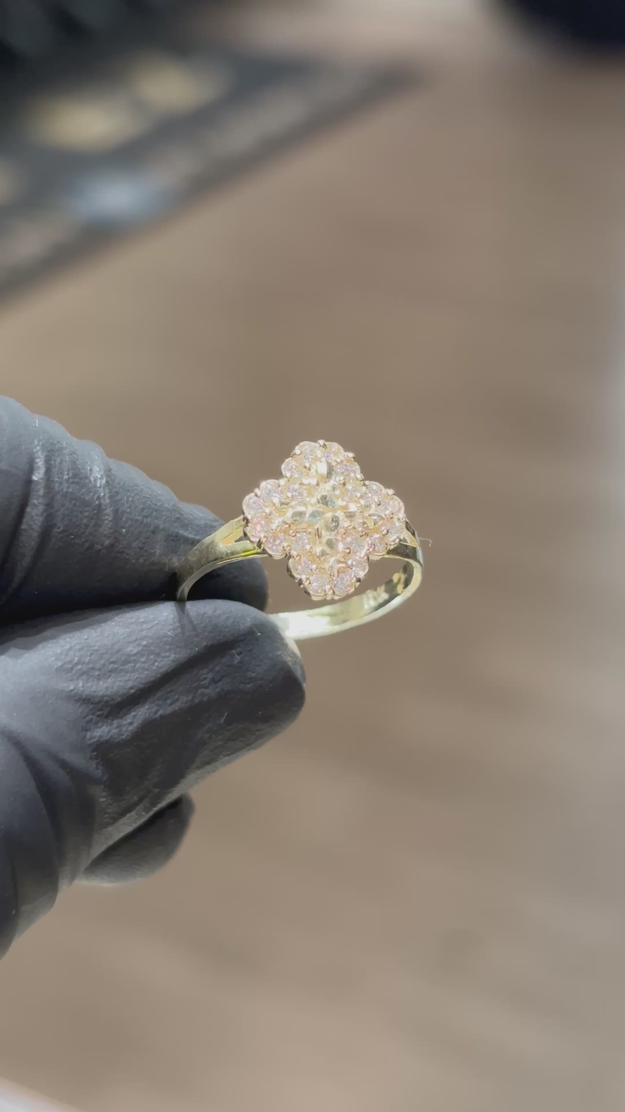 Load video: 10k Crystal Clover Rings