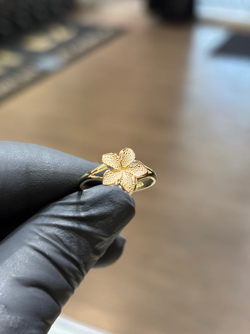 10k Medium Hibiscus Ring with Split Band
