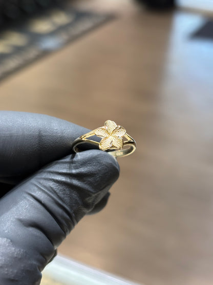 10k Hibiscus Ring with Split Band