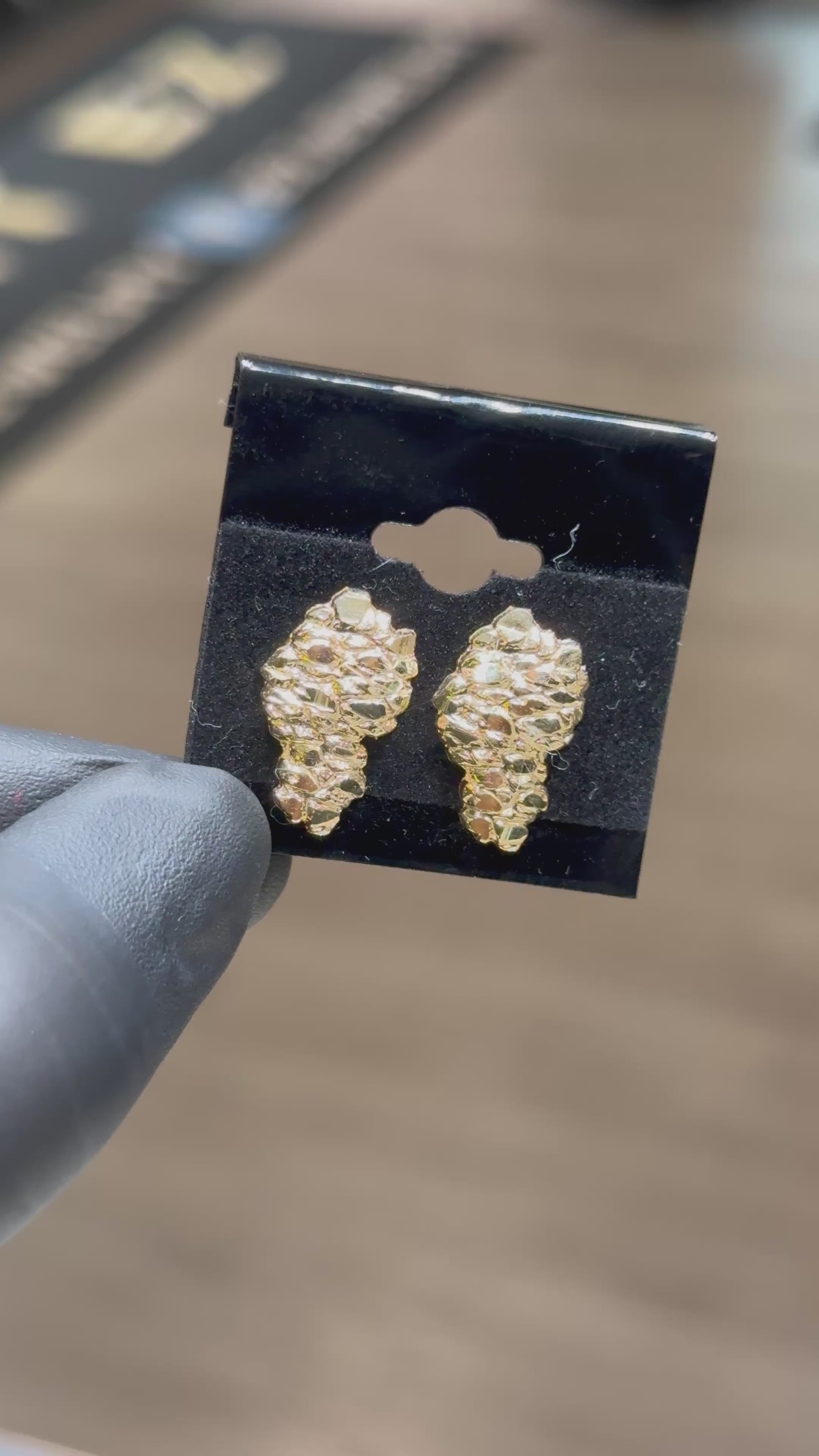 Load video: 10k Medium Classic Nugget Earrings