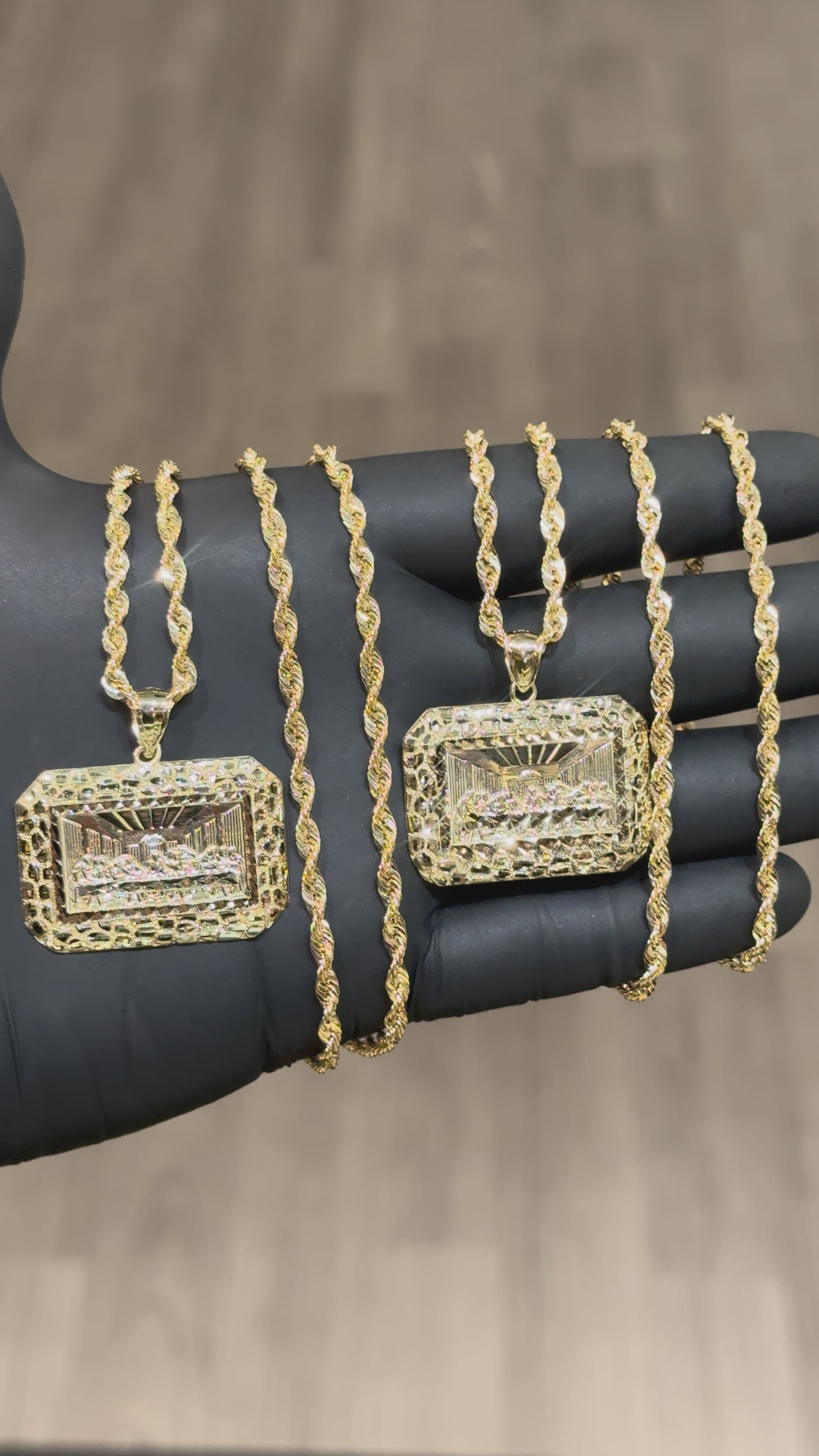 Load video: 10k Last Supper Chain Set