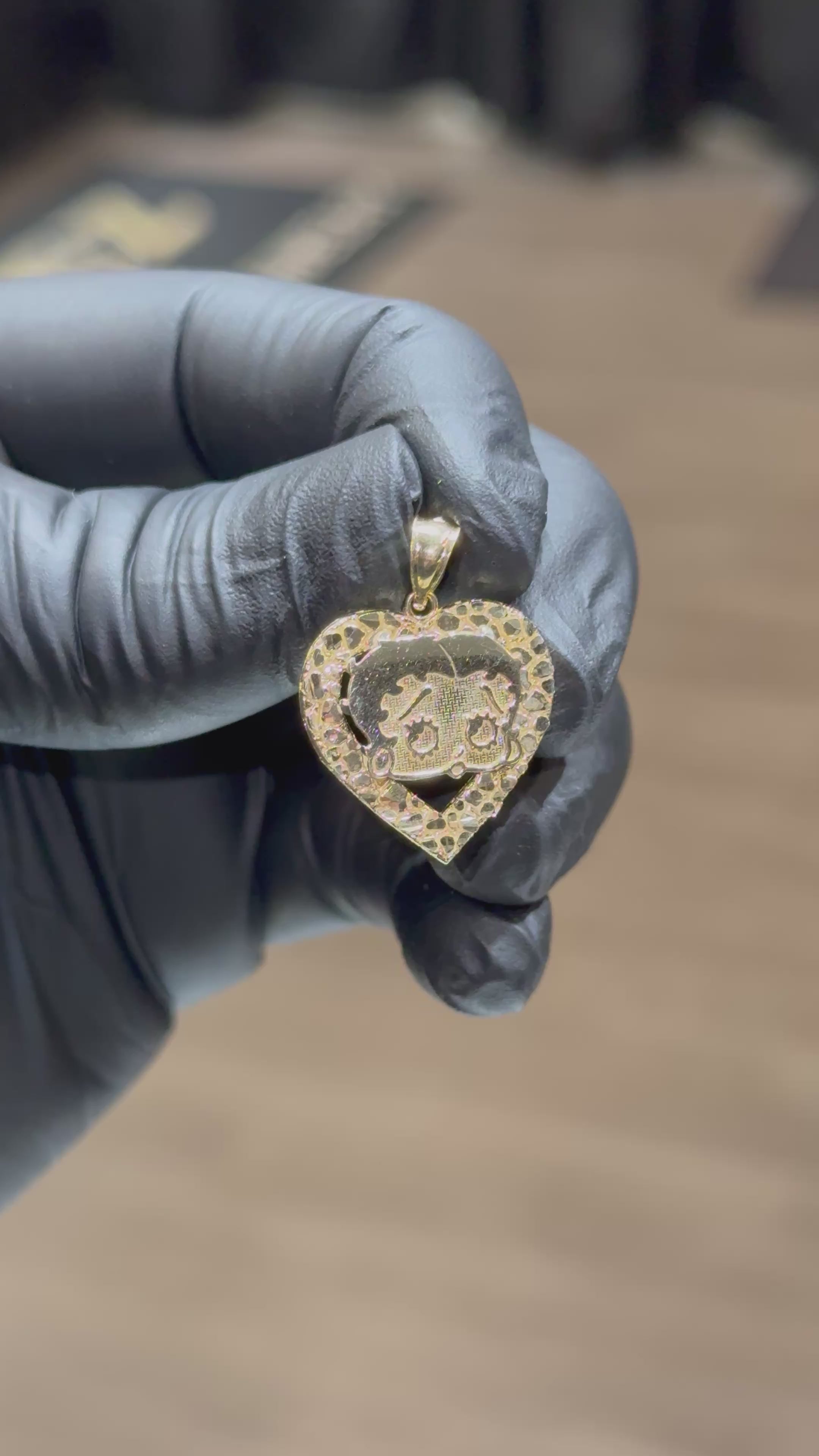 Load video: 10k Nugget Heart Betty Boop Pendant