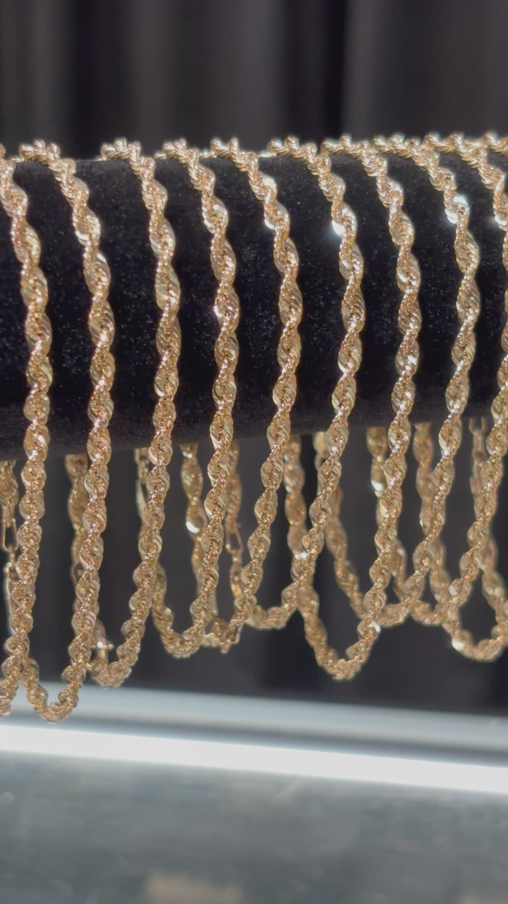 Load video: 10k 3.5mm Rope Bracelet