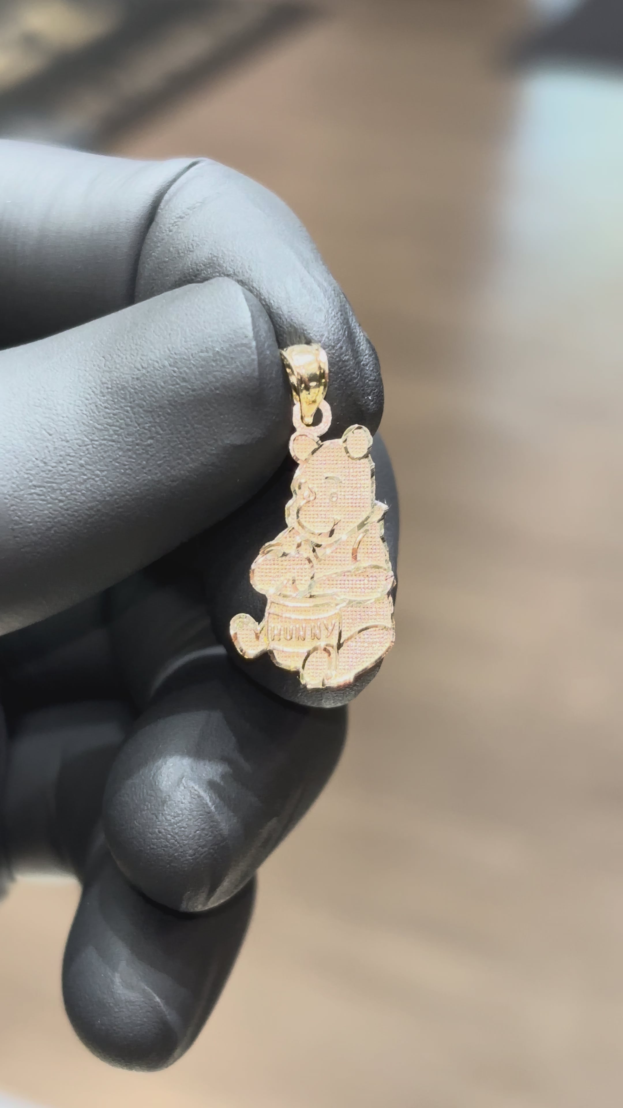 10k Winnie The Pooh Pendant