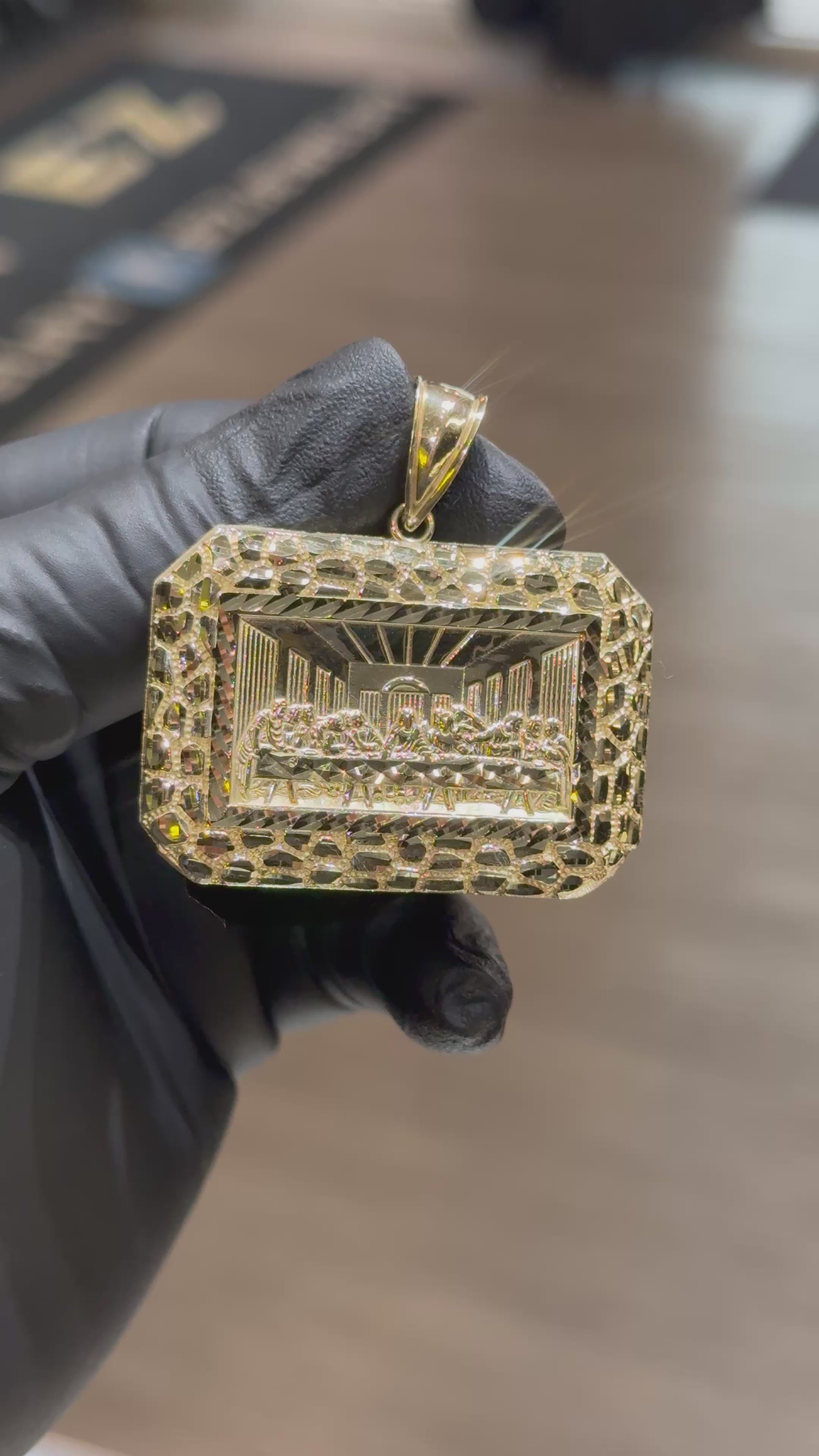Load video: 10k Large Last Supper Pendant