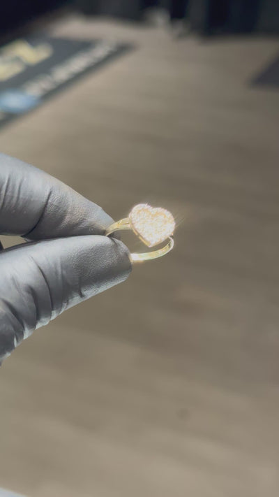 10k Flat Crystal Heart Ring
