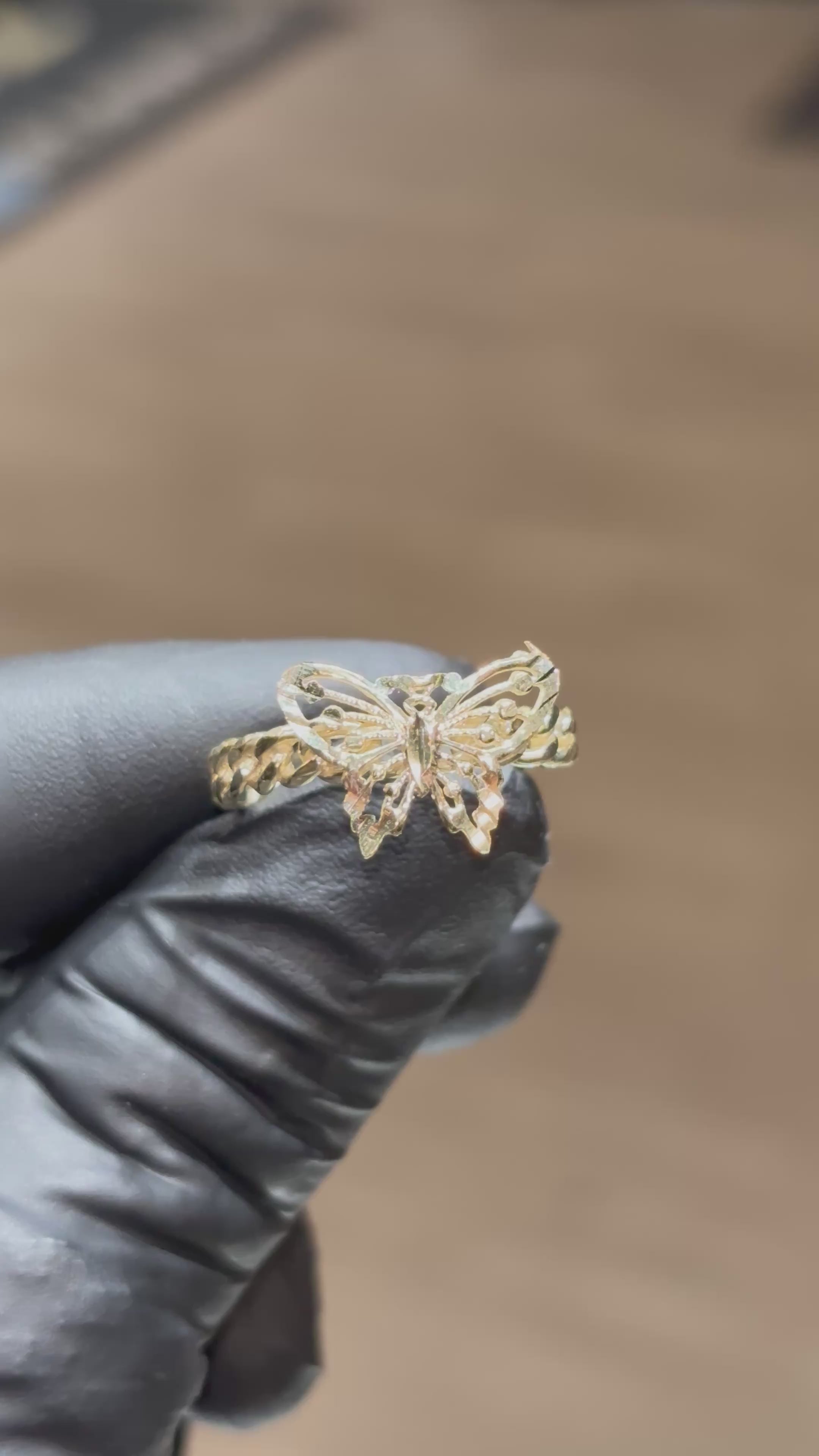 Load video: 10k Dainty Butterfly with Cuban Band Ring