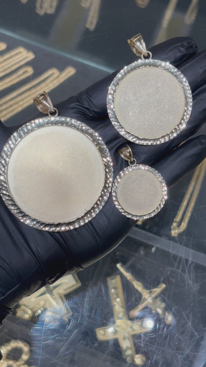 10k Circle Diamond Cut Memory Pendant