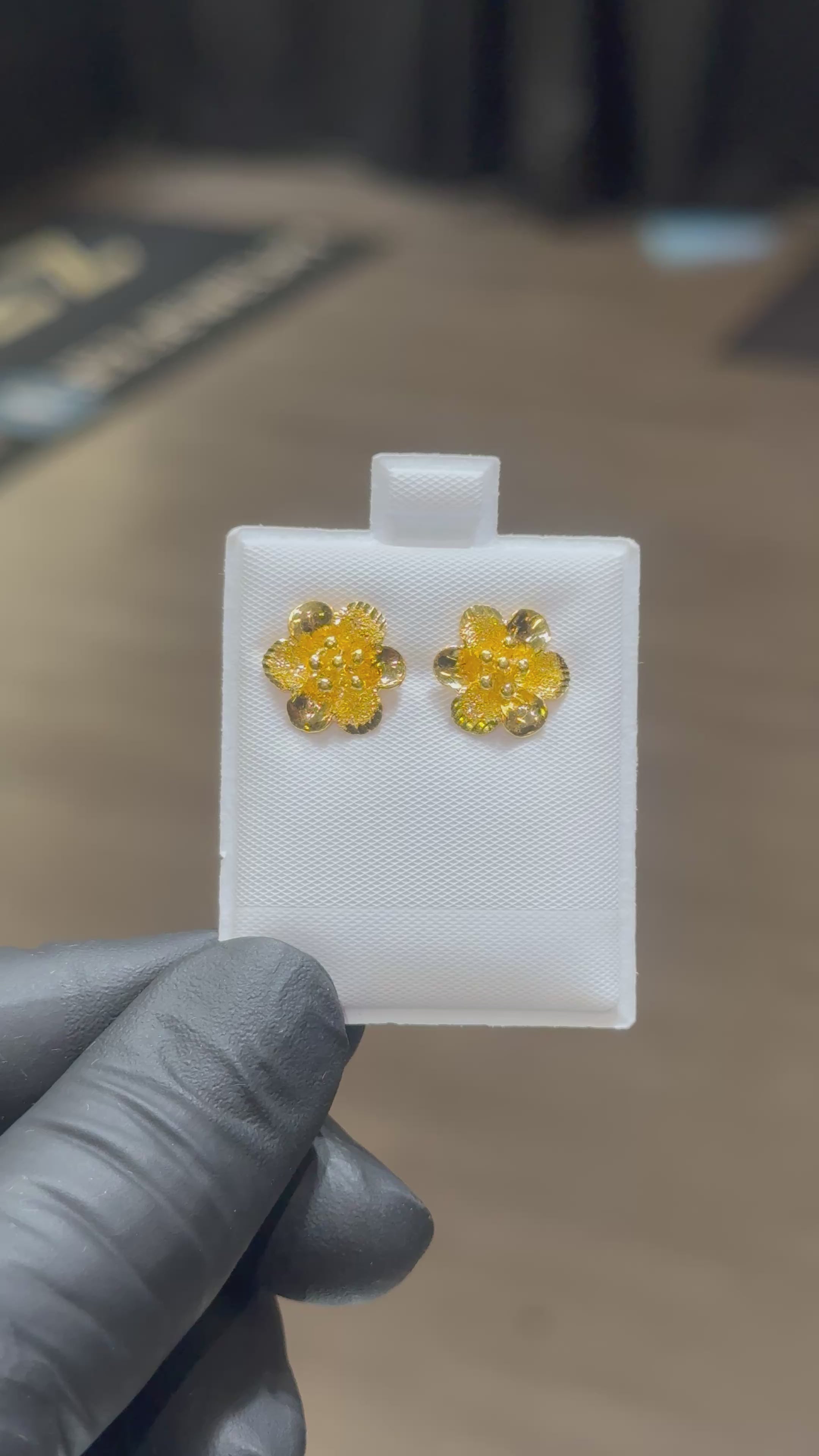 Load video: 24k Pure Classic Hibiscus Earrings
