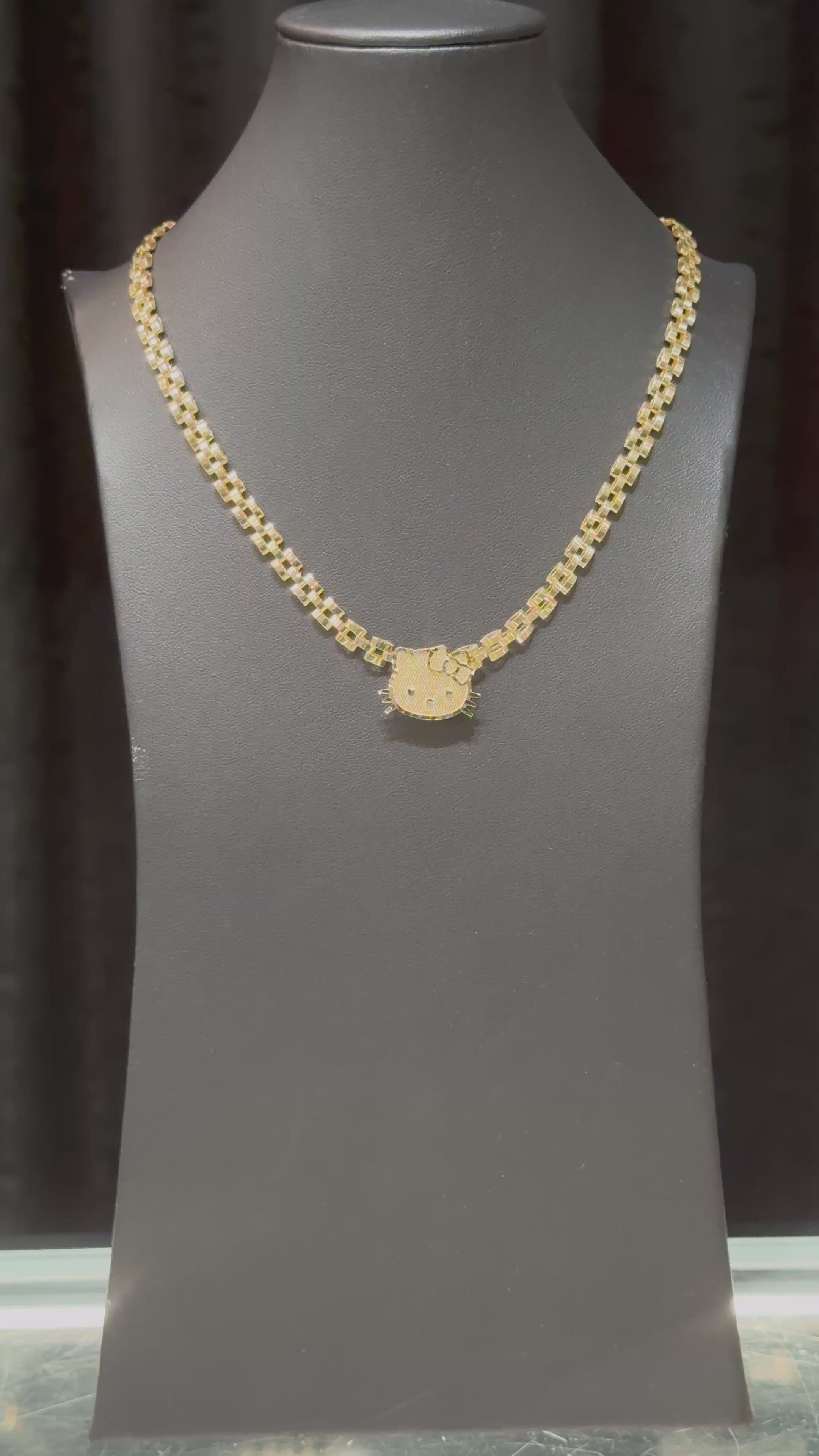 Load video: 10k 5mm Hello Kitty Head Rolex Chain