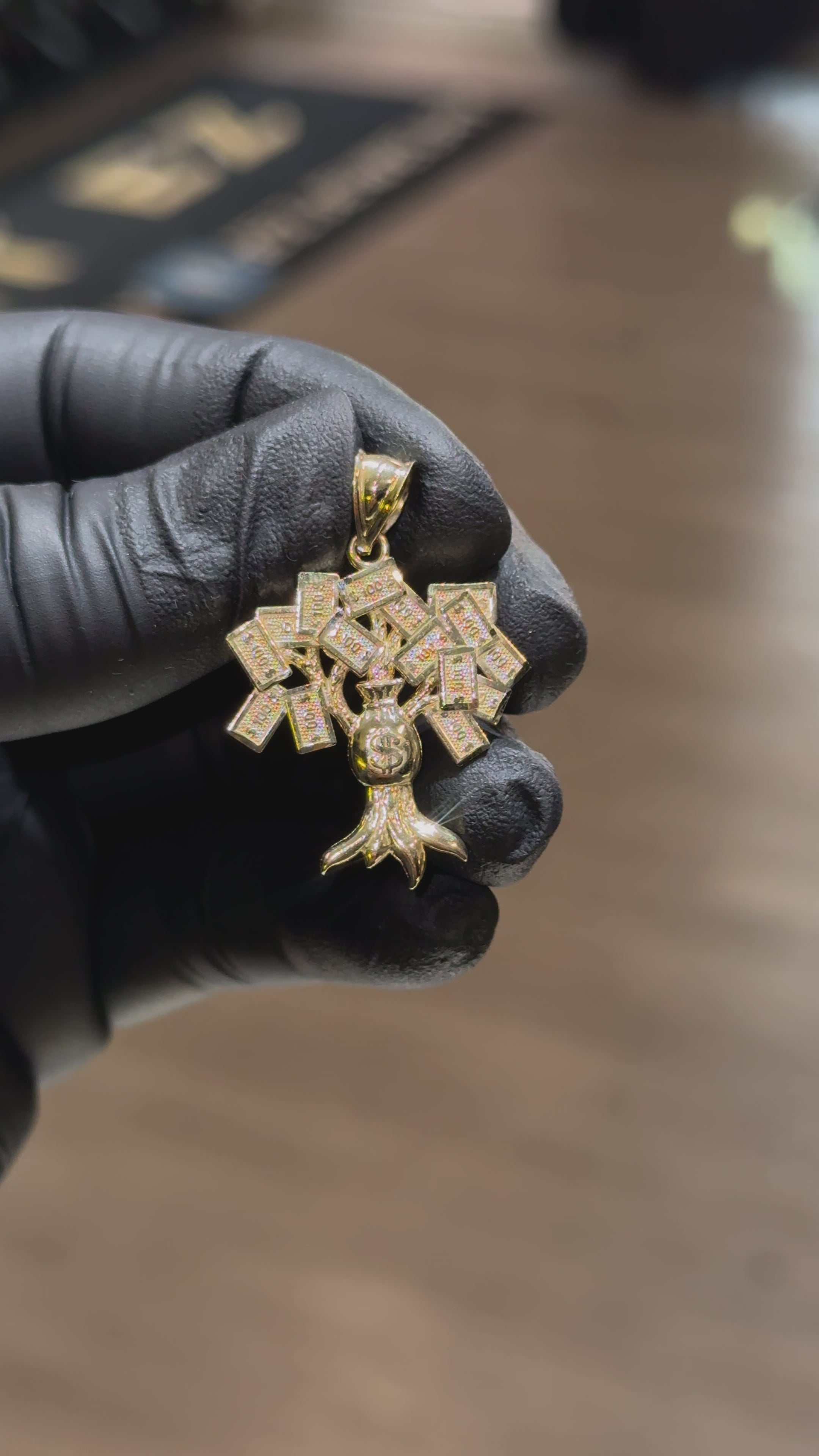 Load video: 10k Medium Money Tree Pendant