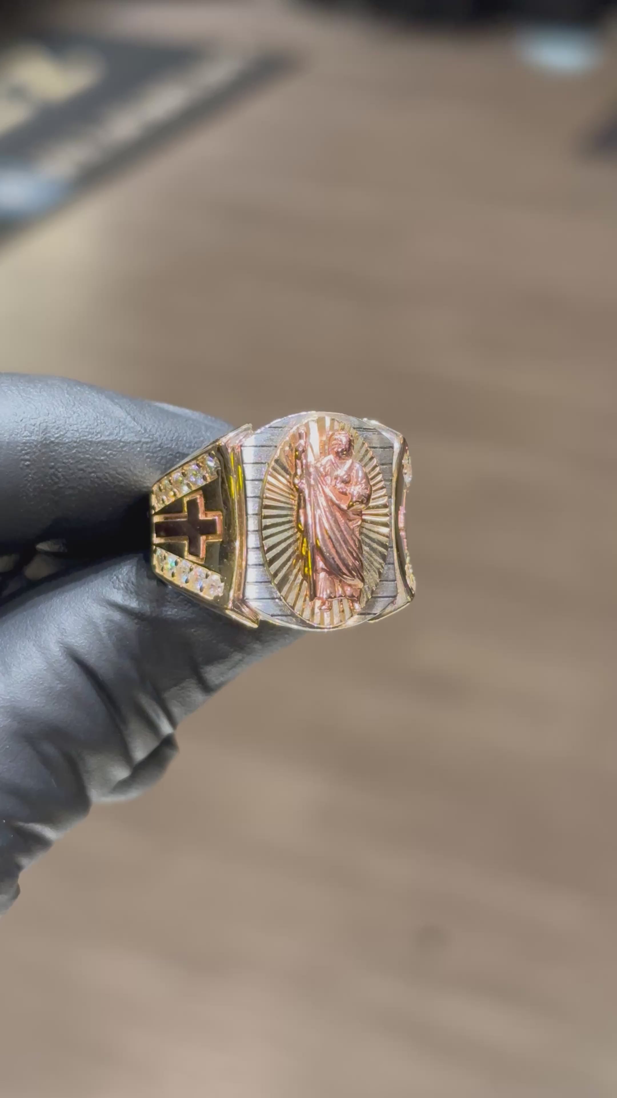 Load video: 10k Triple-Toned San Judas / Cross Ring