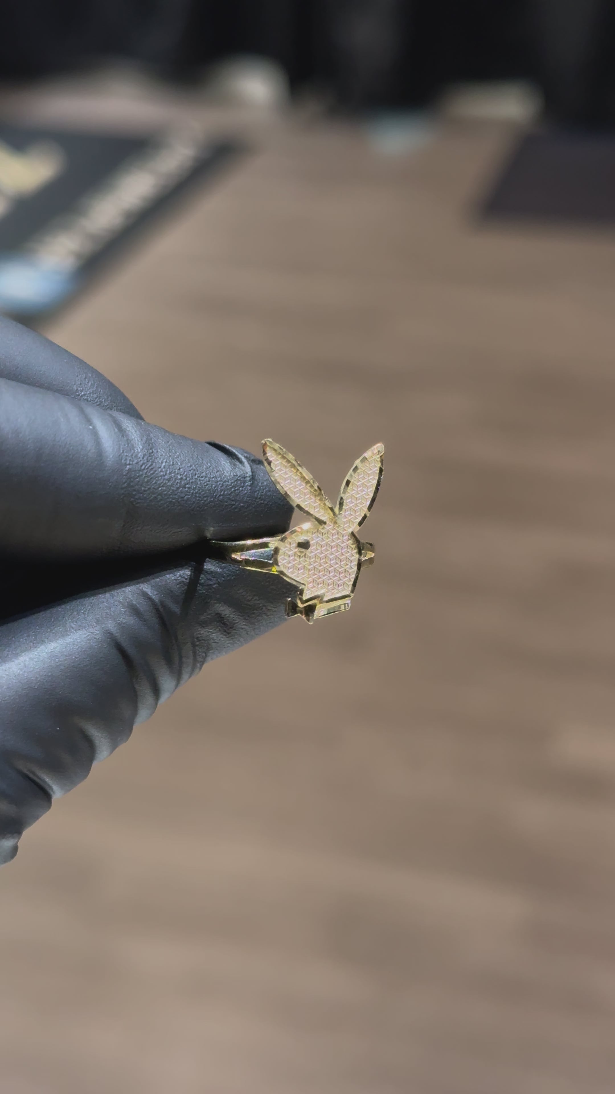 Load video: 10k Playboy Bunny Ring