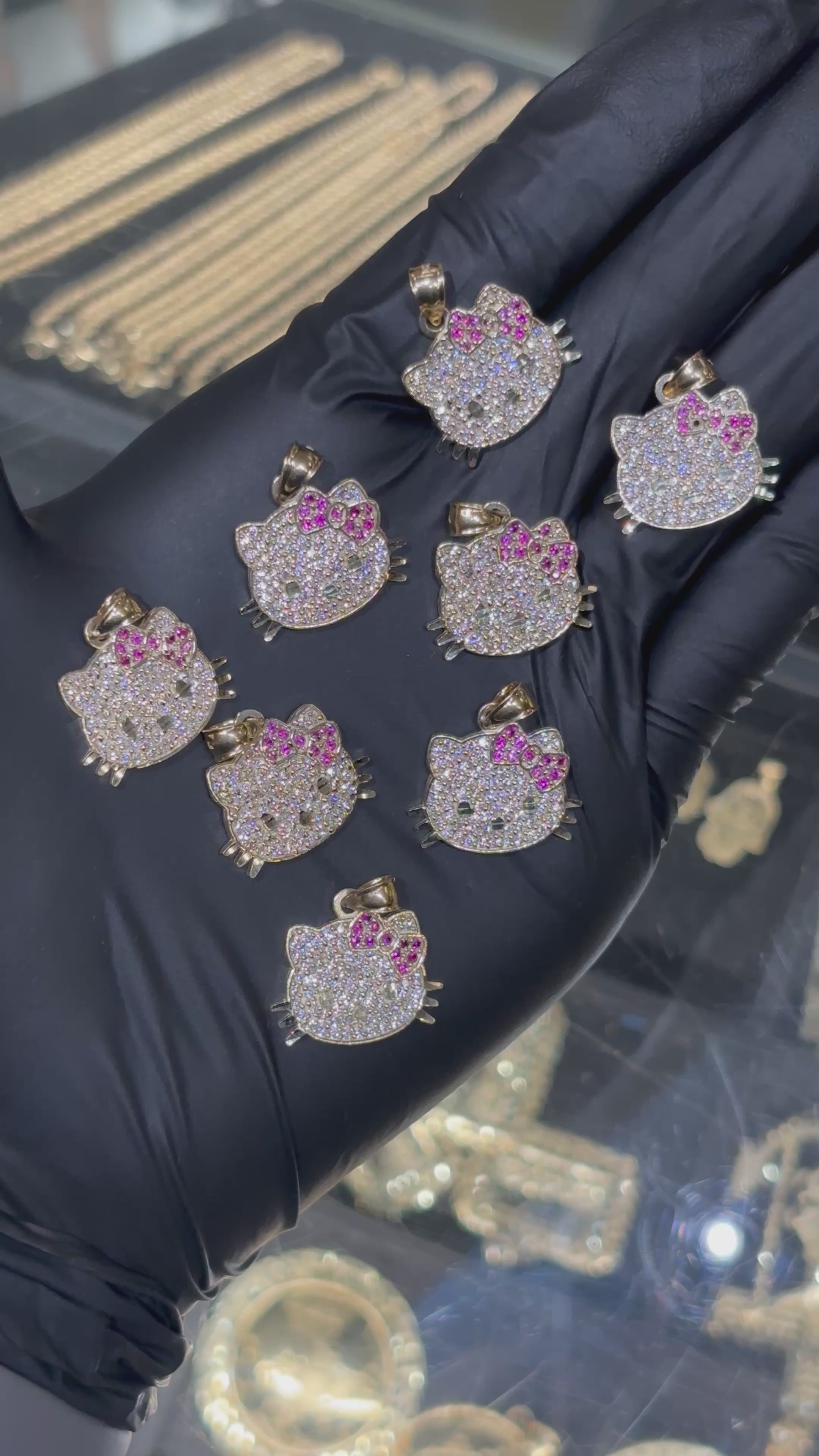 Load video: 10k Crystal Hello Kitty Pendant