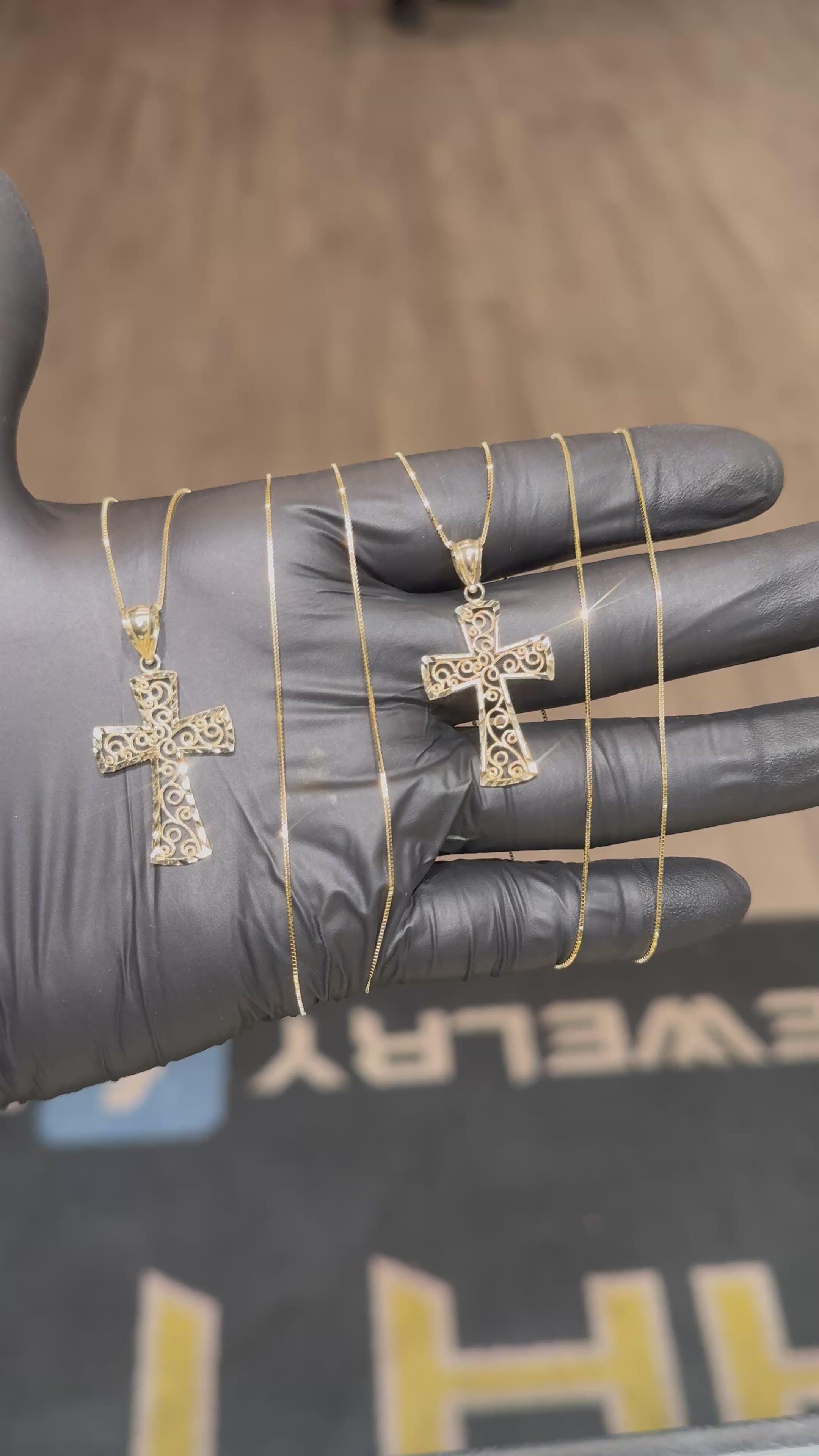 Load video: 10k Fancy Cross Chain Set