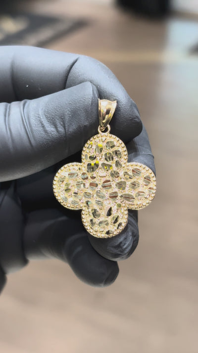 10k Nugget Clover Pendant