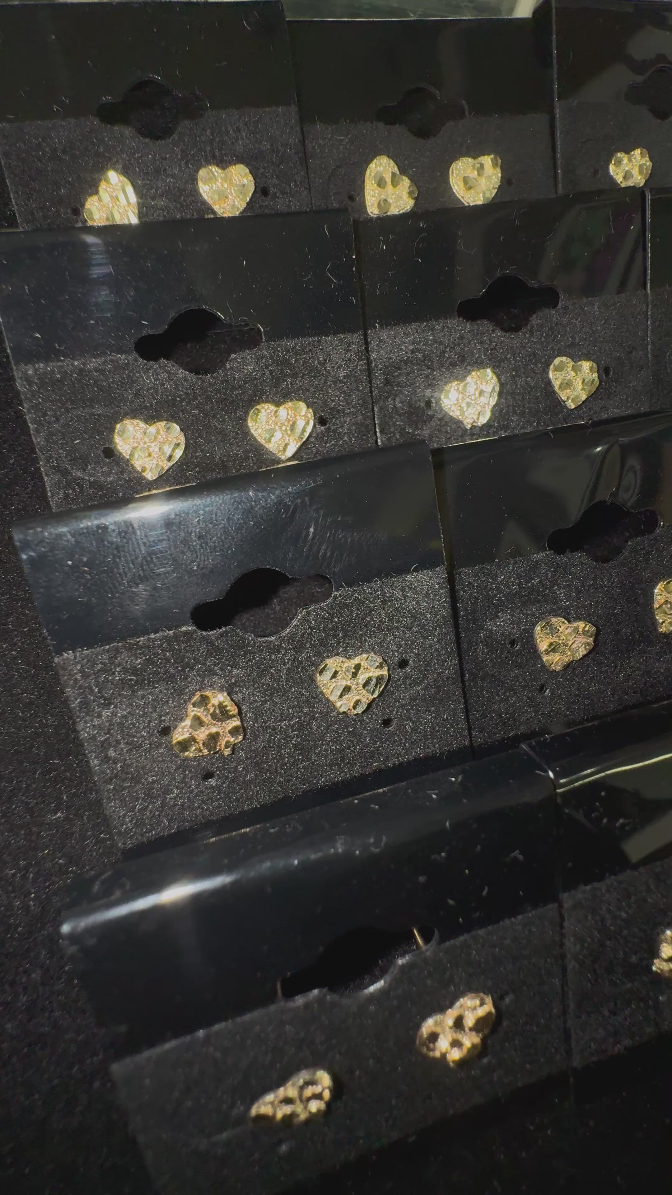 Load video: 10k Mini Heart Nugget Earrings