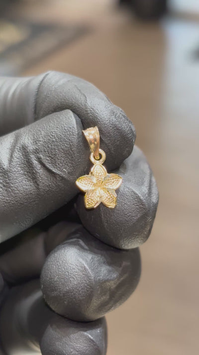 10k Hibiscus Pendant