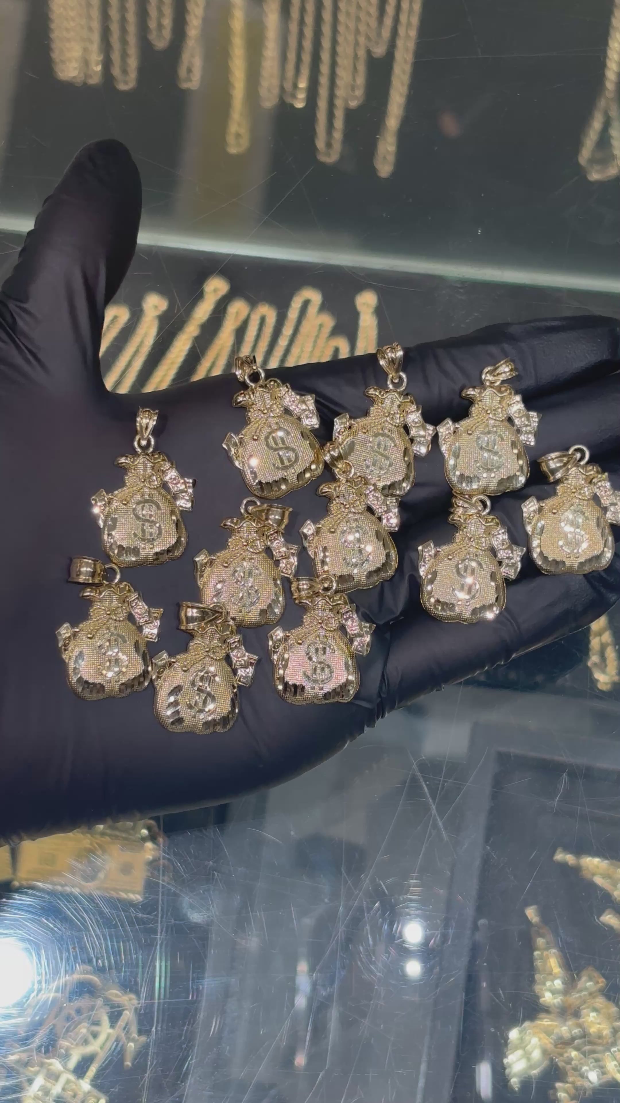 Load video: 10k Large Money Bag Pendant