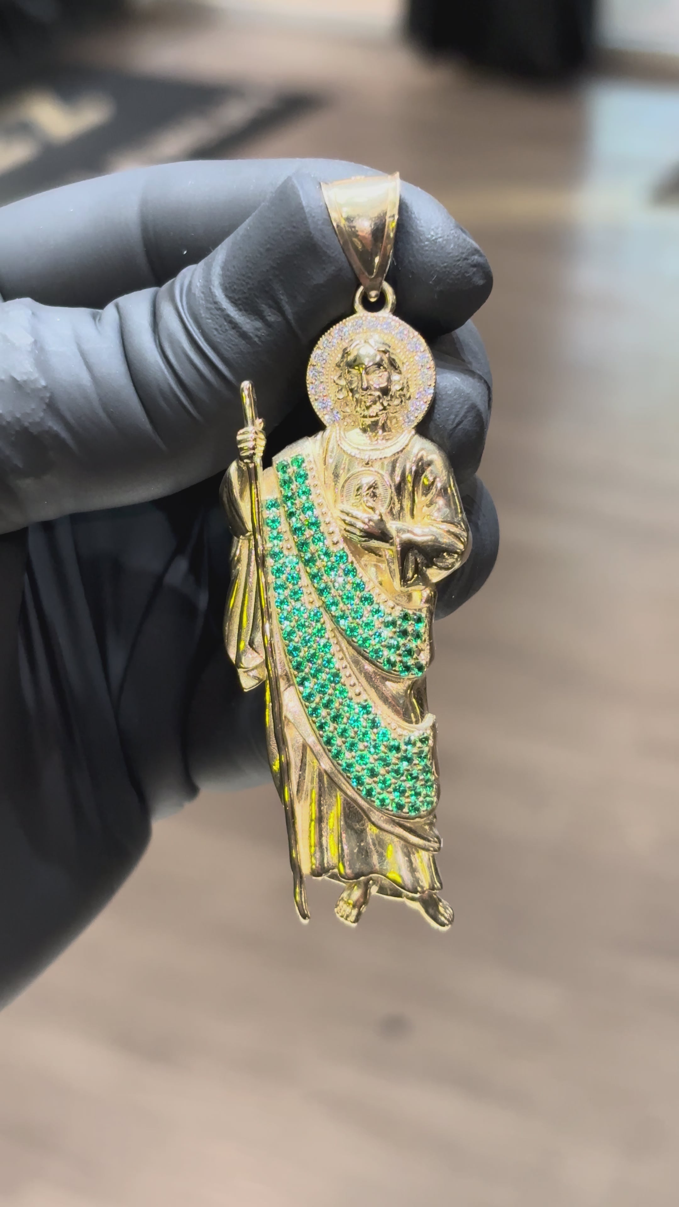 Load video: 10k San Judas Green Crystal Pendant