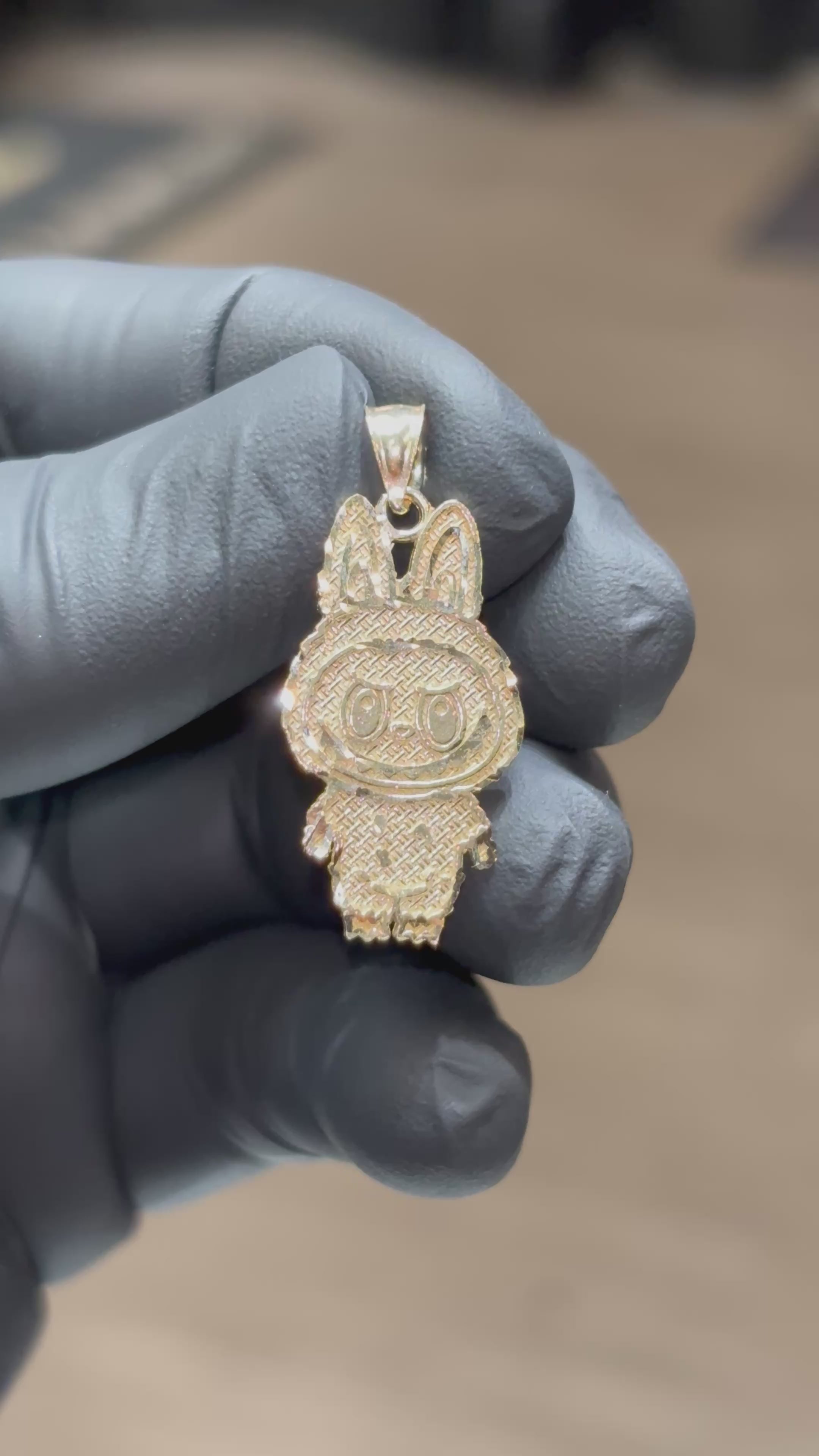 Load video: 10k Labubu Pendant