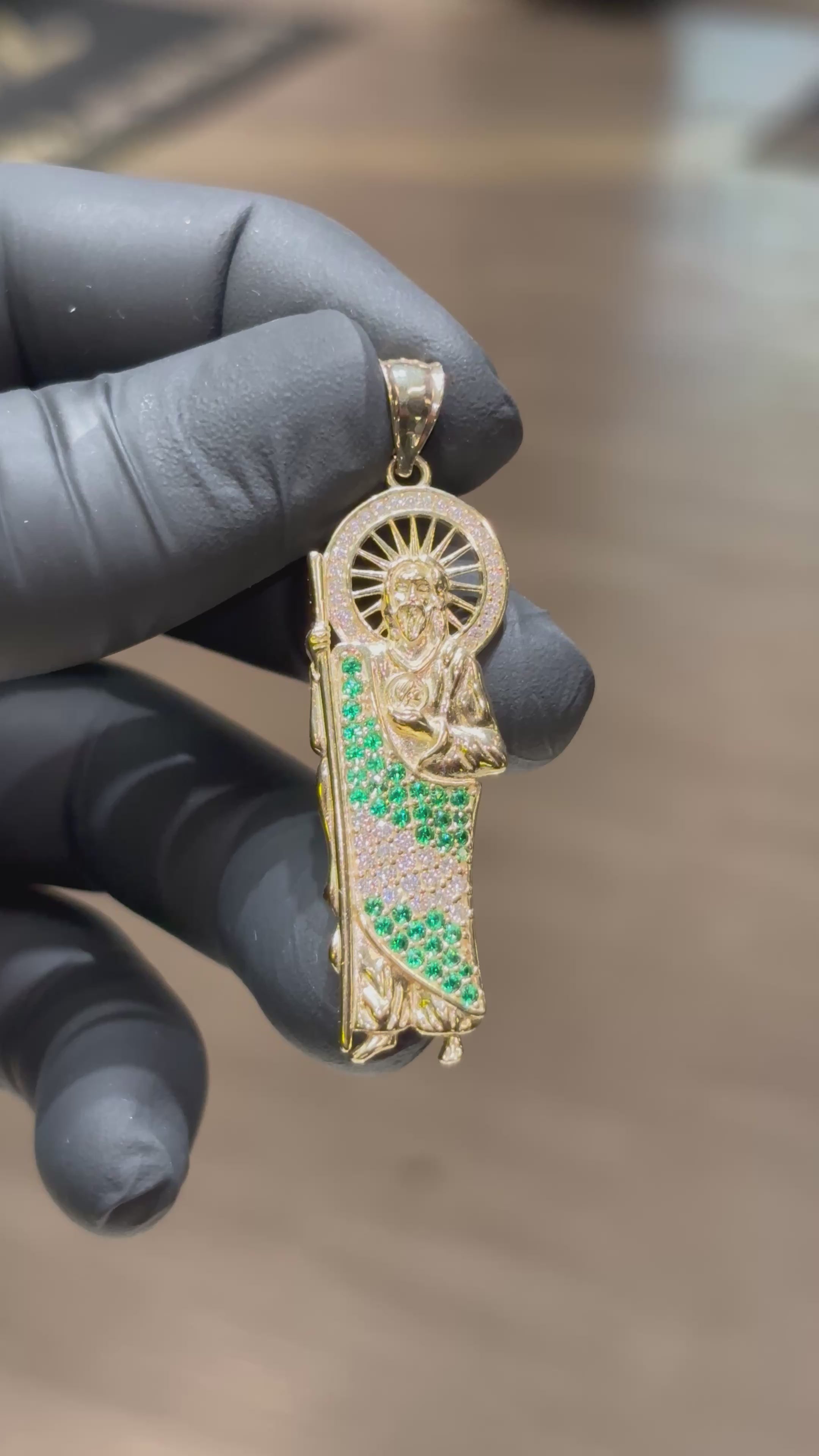 10k San Judas Flooded Crystal Pendant