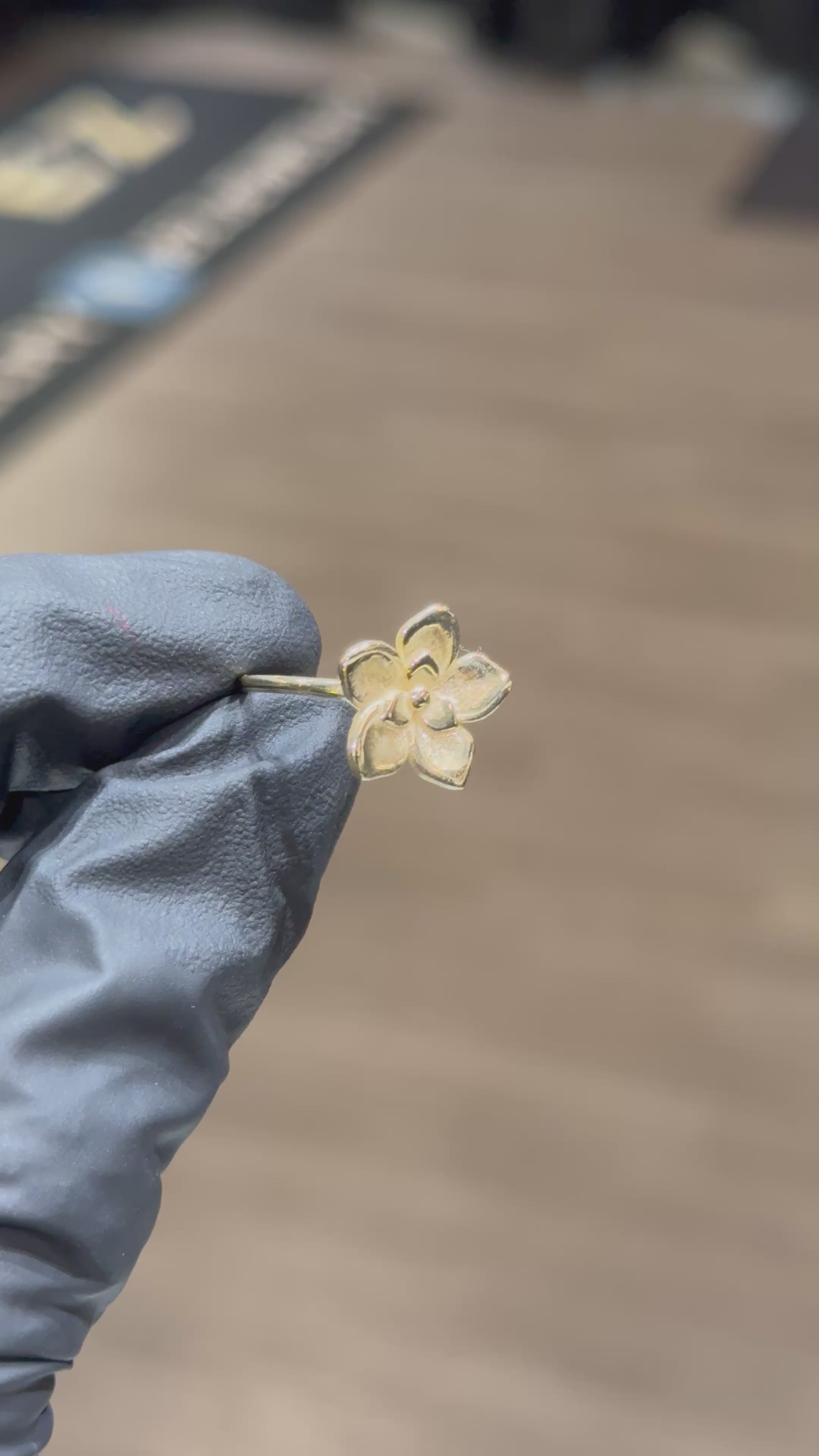 Load video: 10k Hibiscus Ring