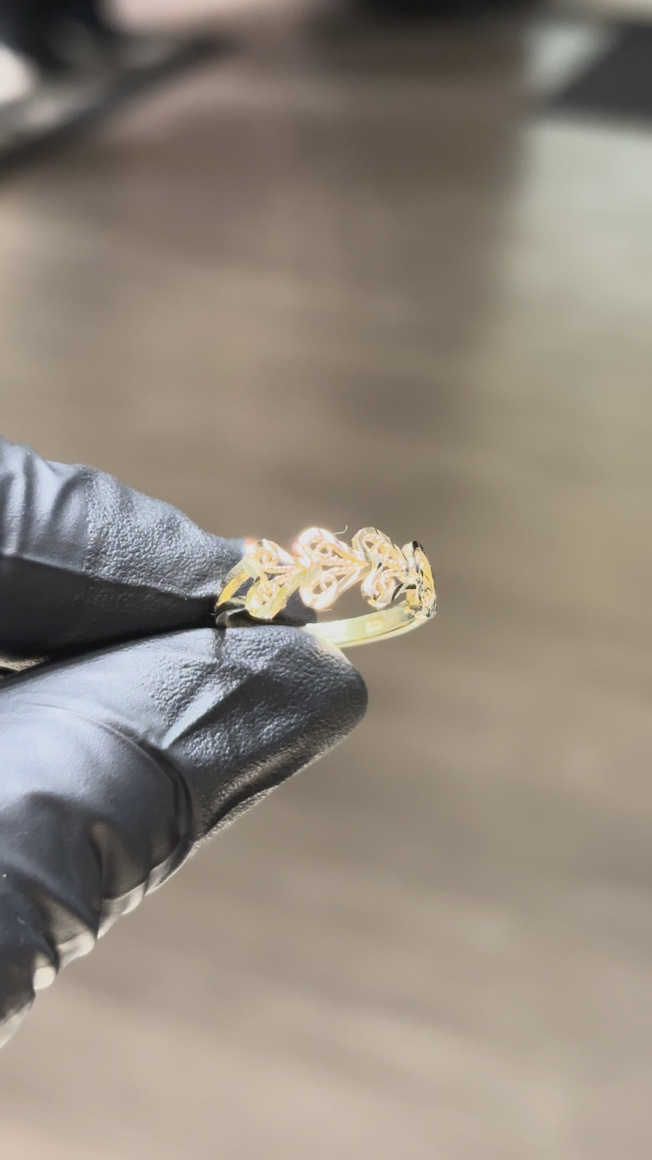 Load video: 10k Quadruple Heart Band Ring