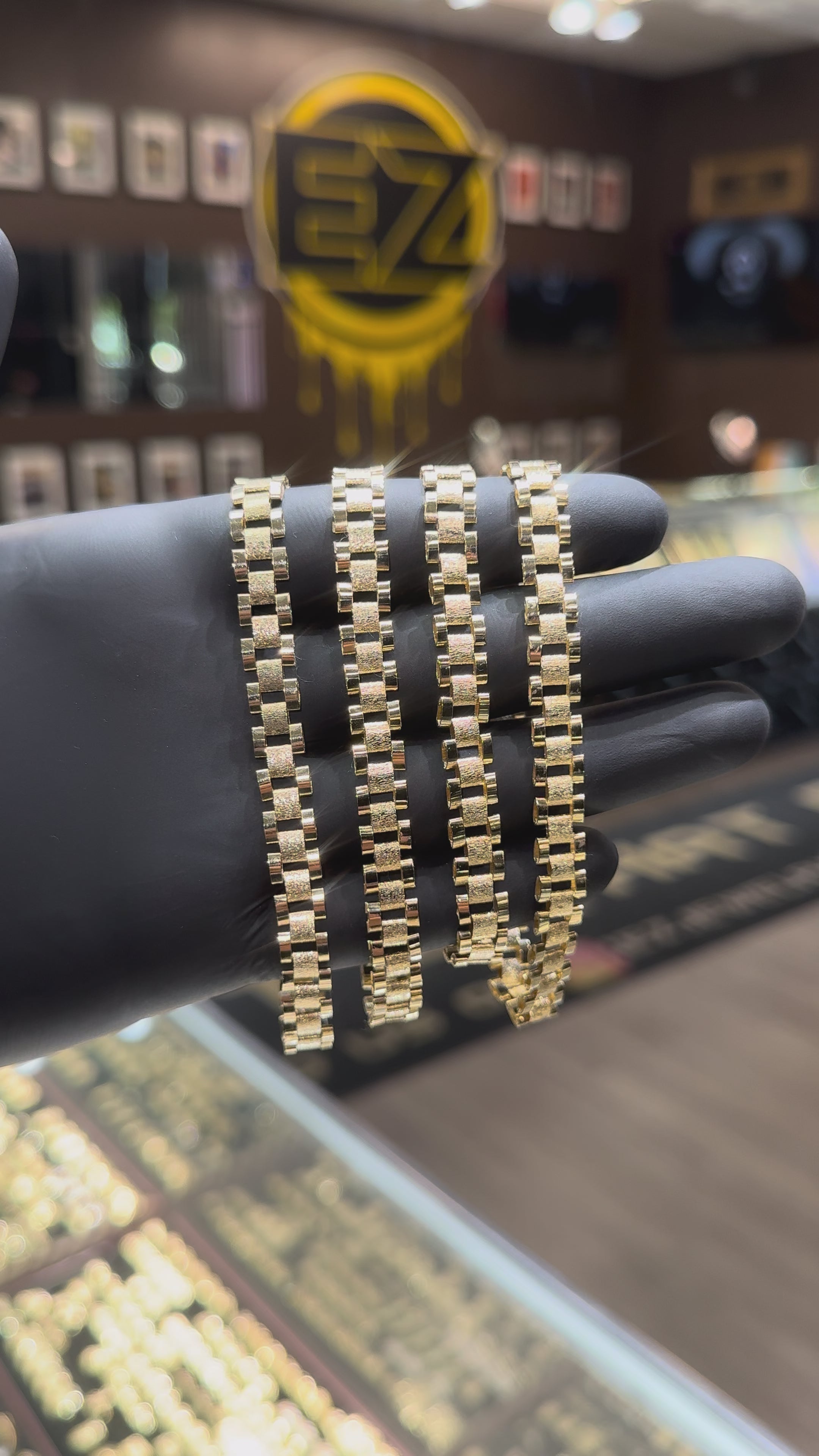 Load video: 10k 8mm Presidential Rolex Bracelet
