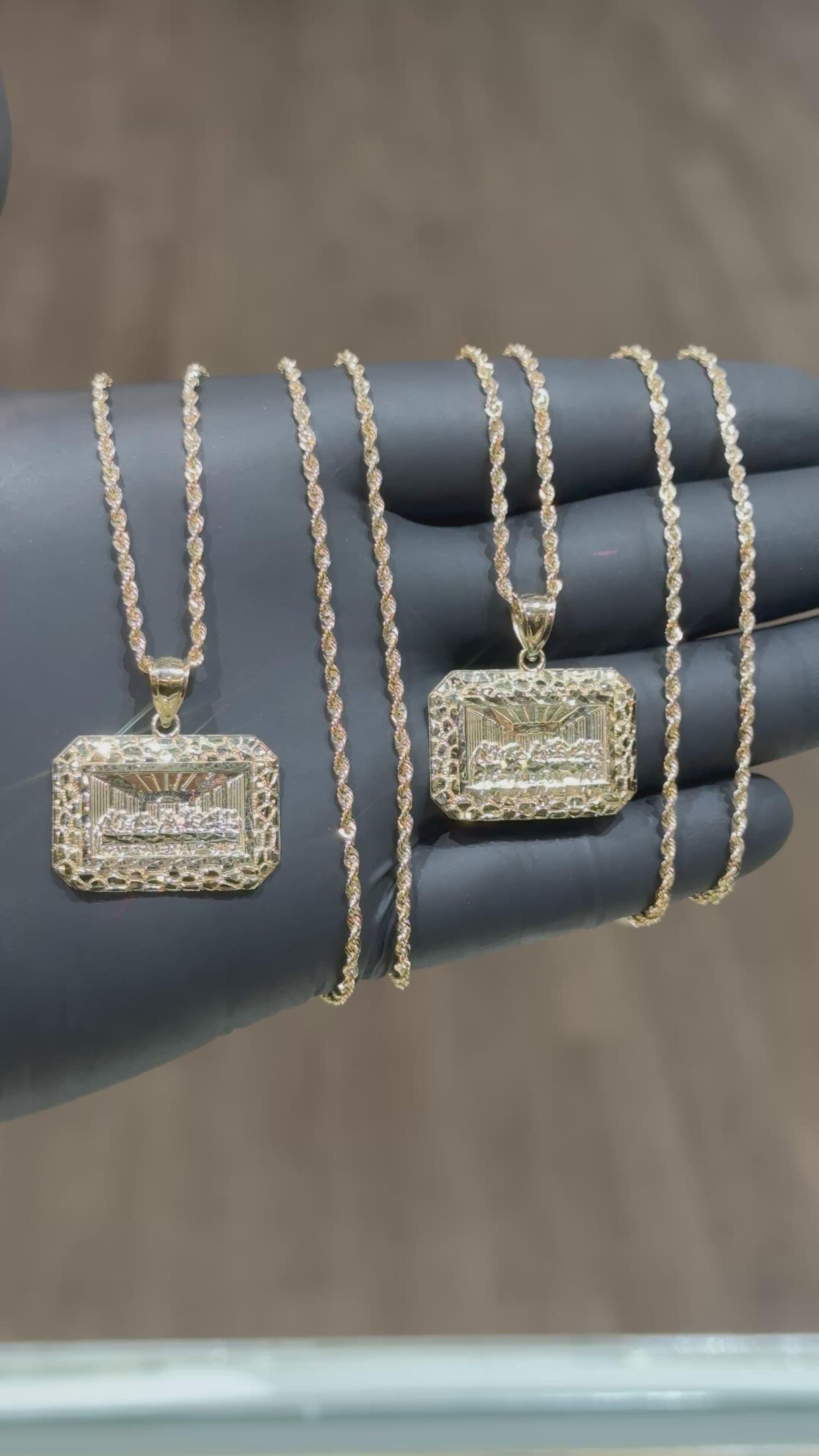 Load video: 10k Small Last Supper Chain Set
