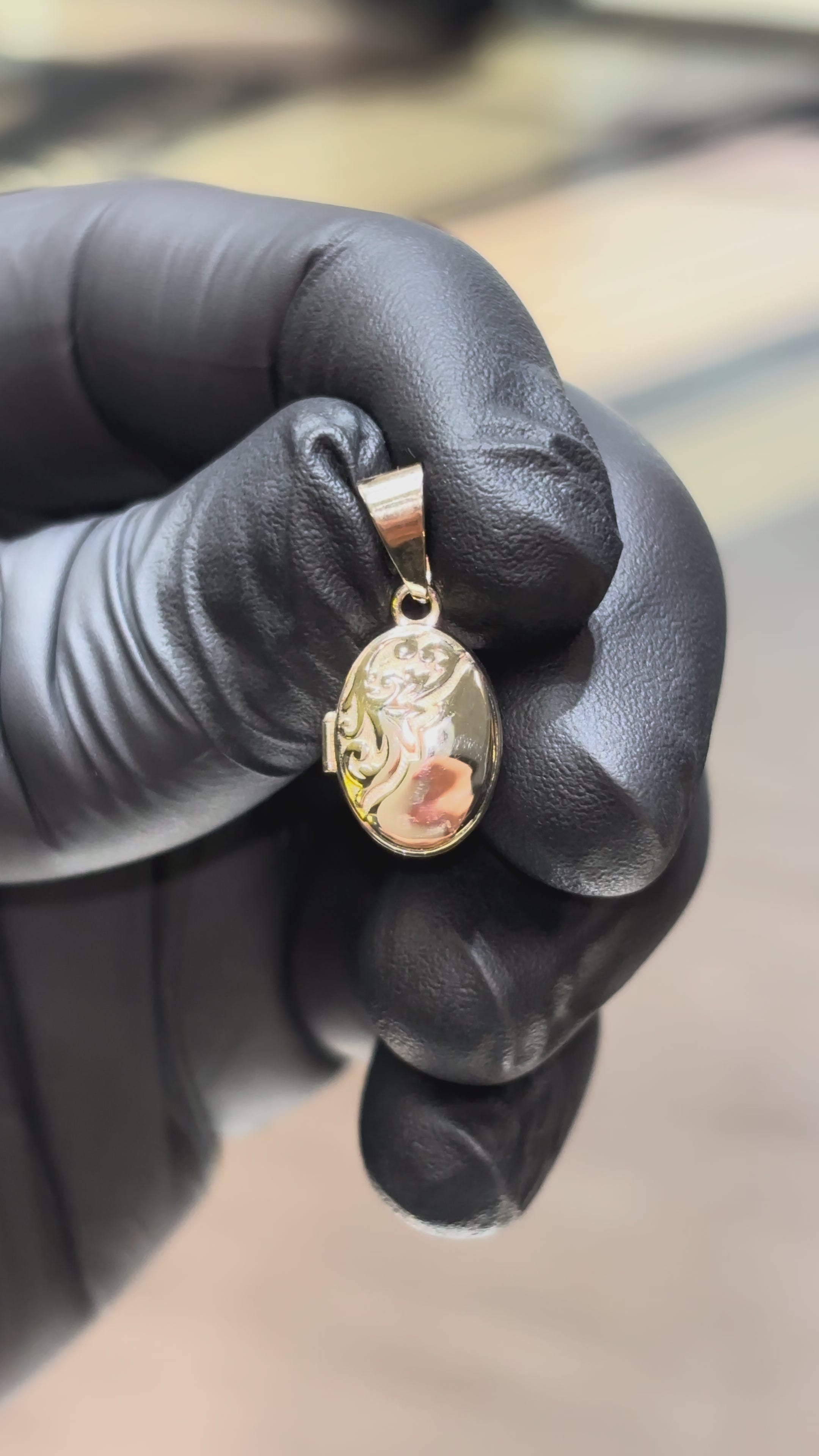 10k Small Oval Locket Pendant