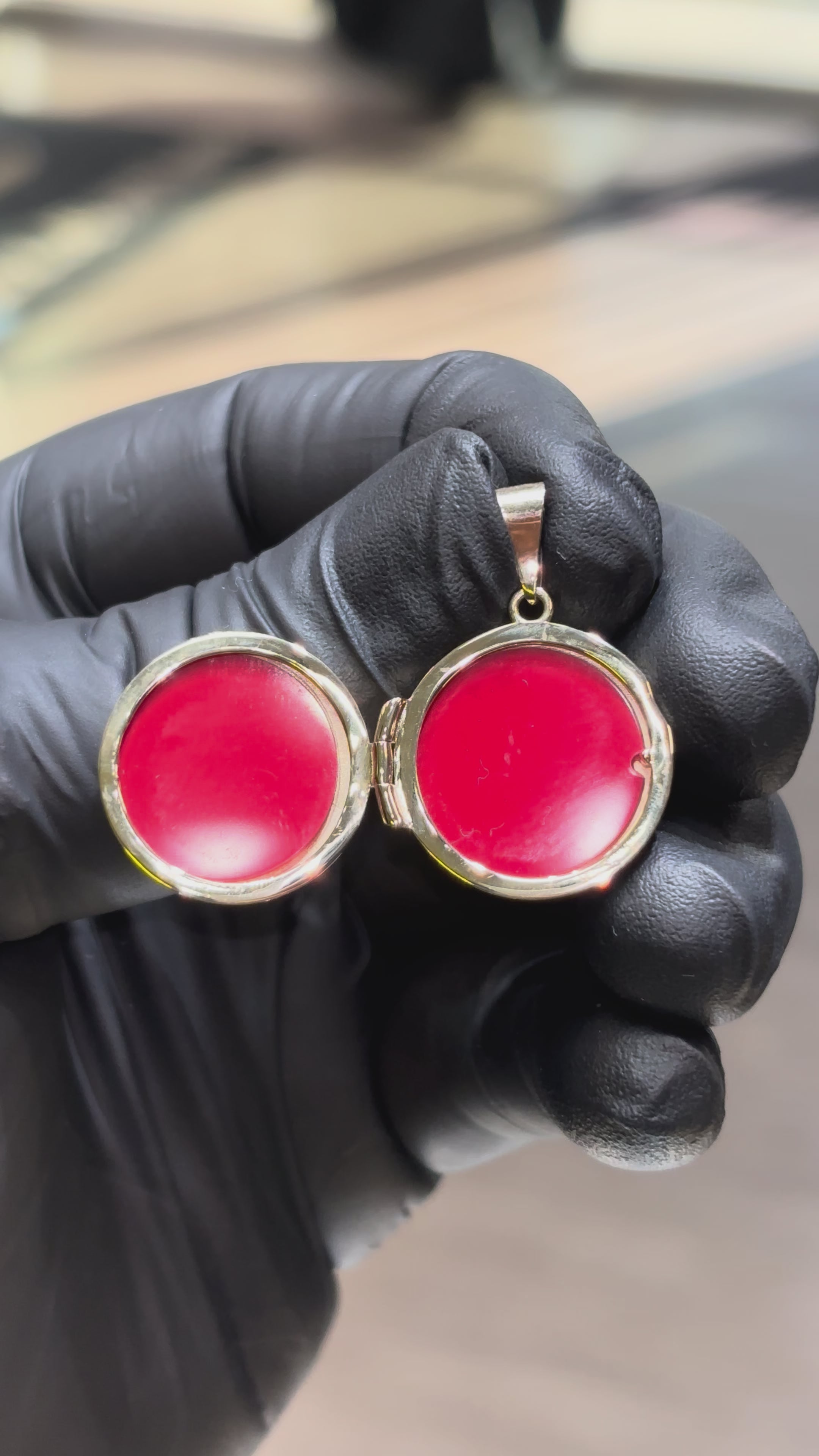 10k Large Circle Locket Pendant