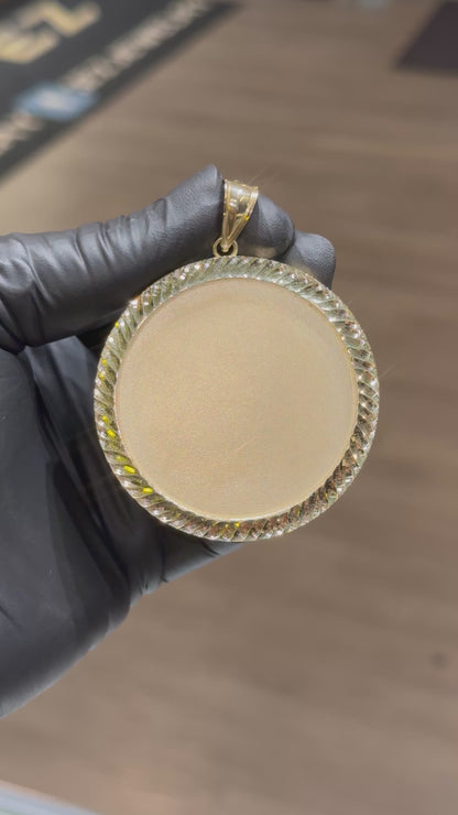 10k Circle Diamond Cut Memory Pendant