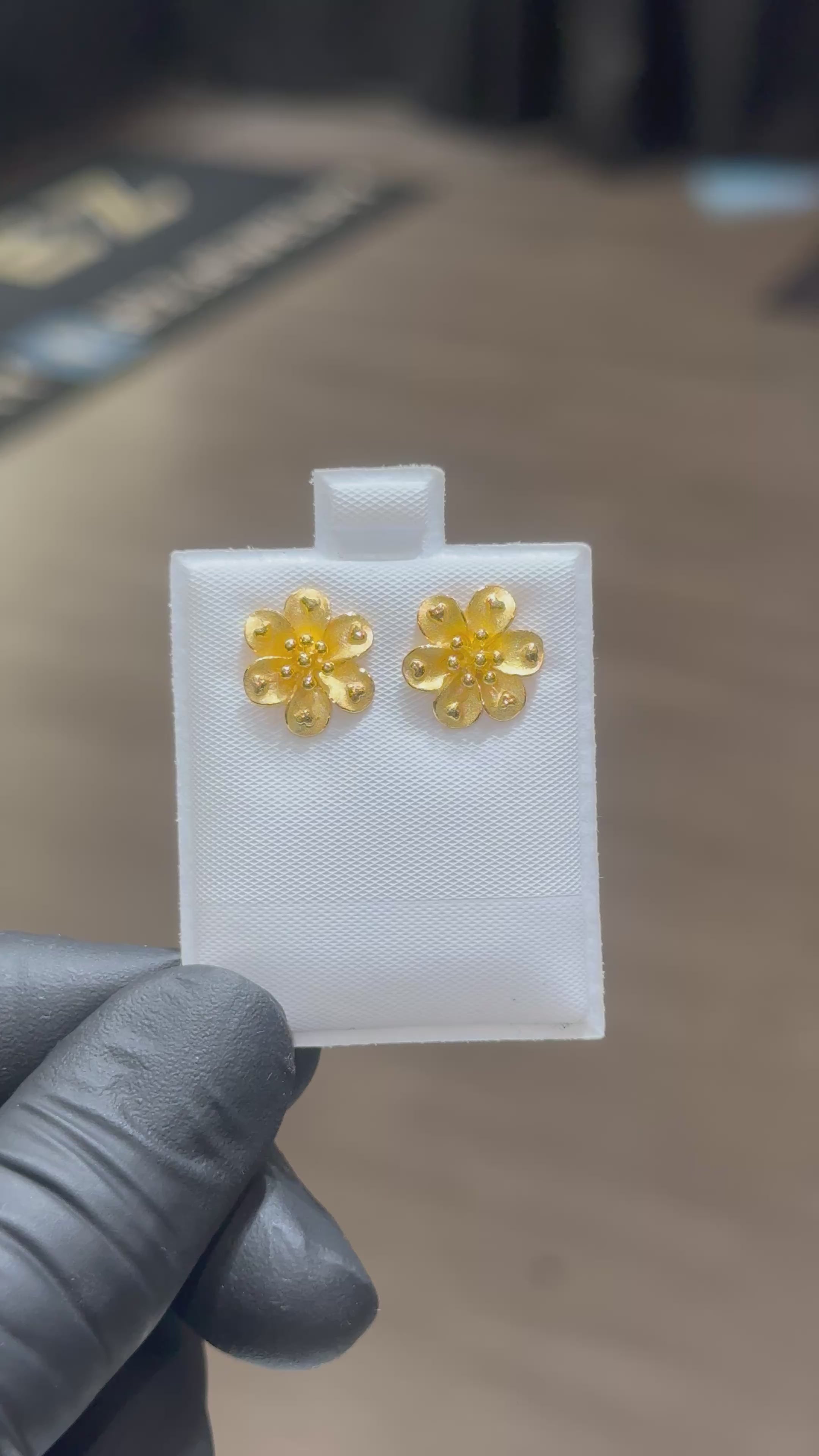 Load video: 24k Pure Heart Petal Hibiscus Earrings