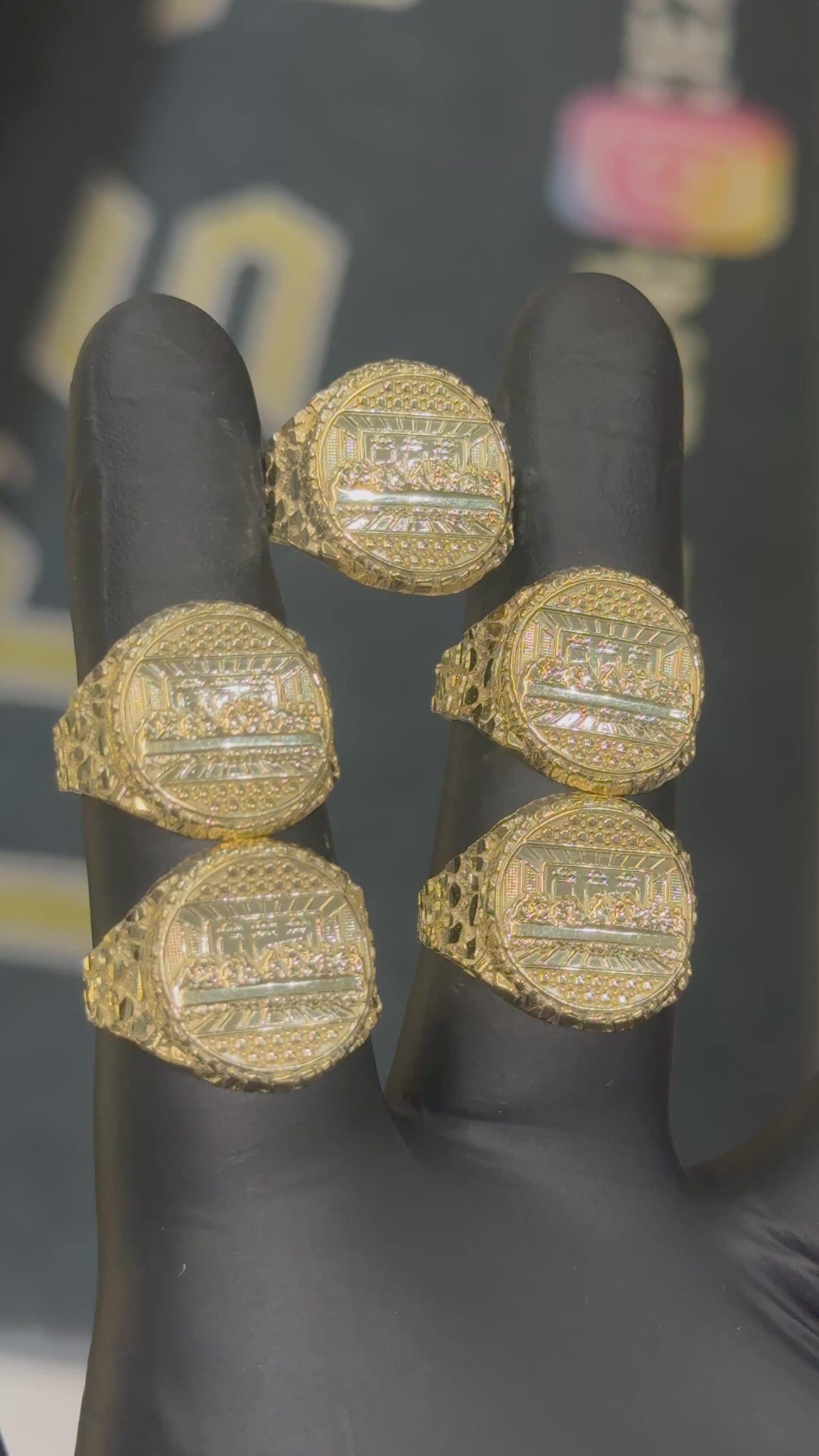 Load video: 10k Circle Nugget Last Supper Ring