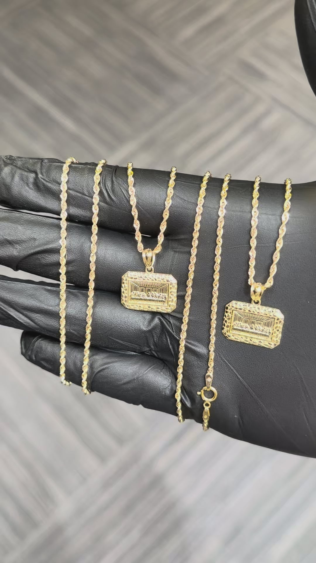 10k Small Nugget Last Supper Pendant Chain Set