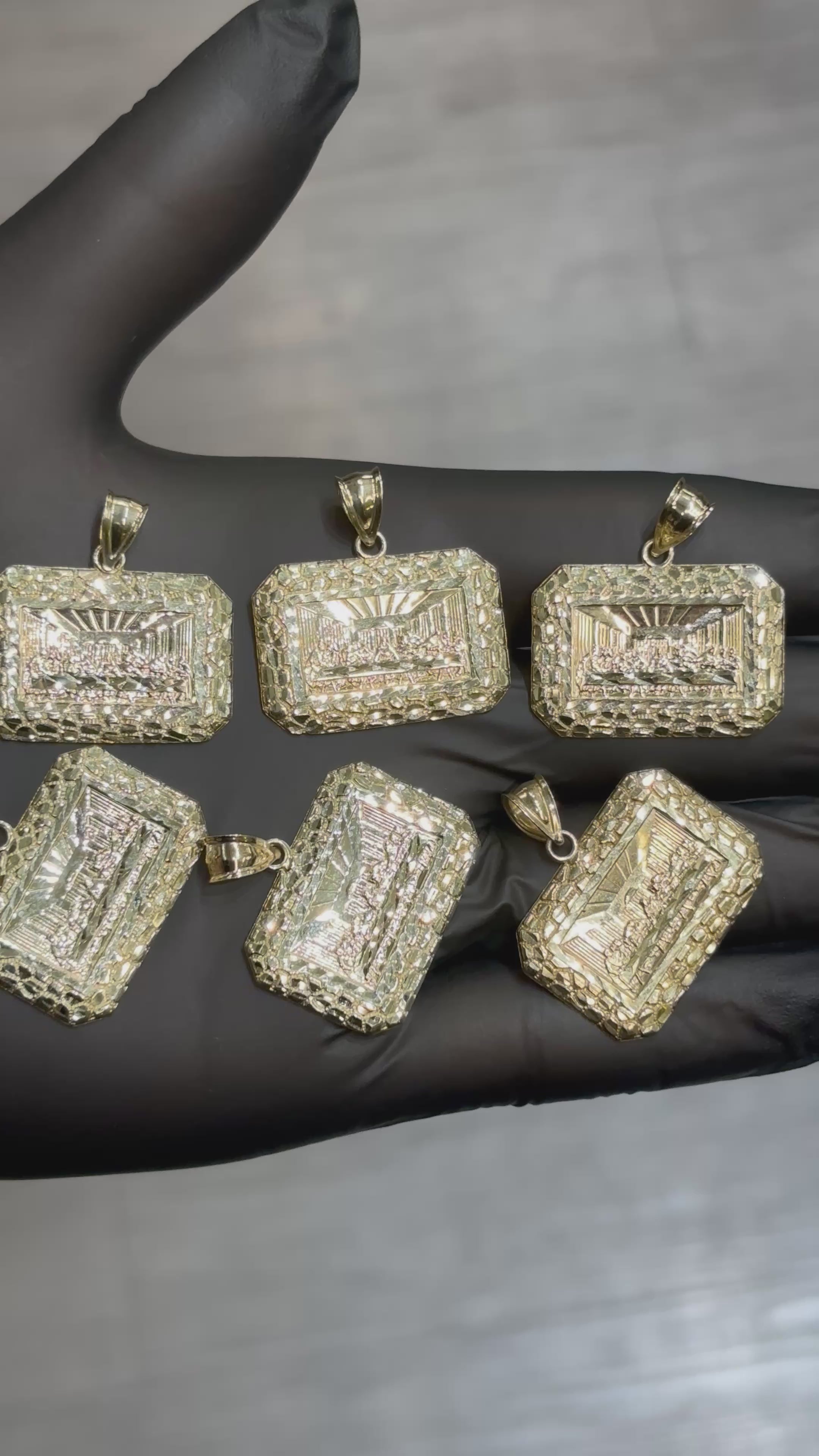 Load video: 10k Small Nugget Last Supper Pendant