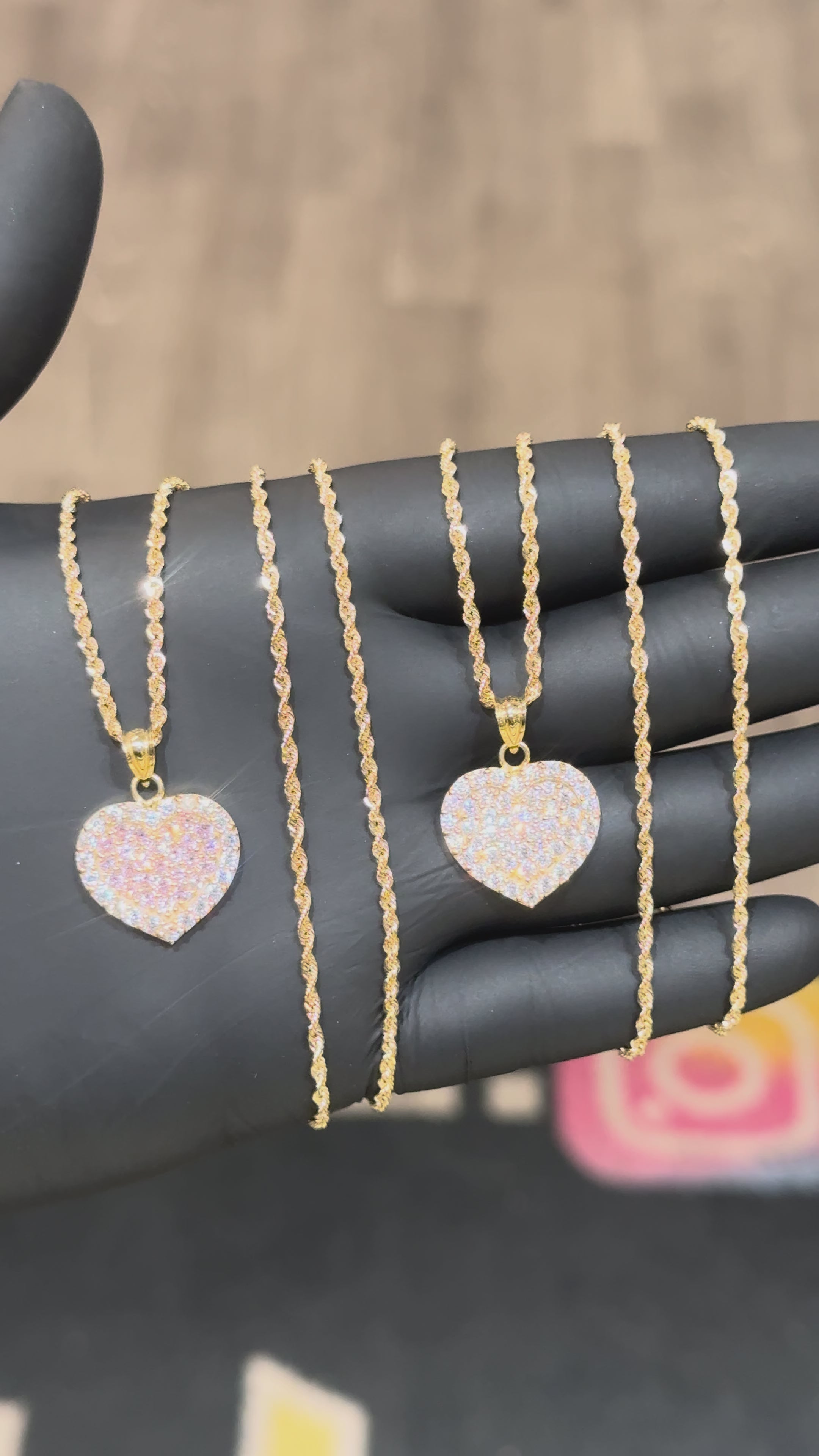 Load video: 10k Large Pink\White Crystal Pendant Chain Set