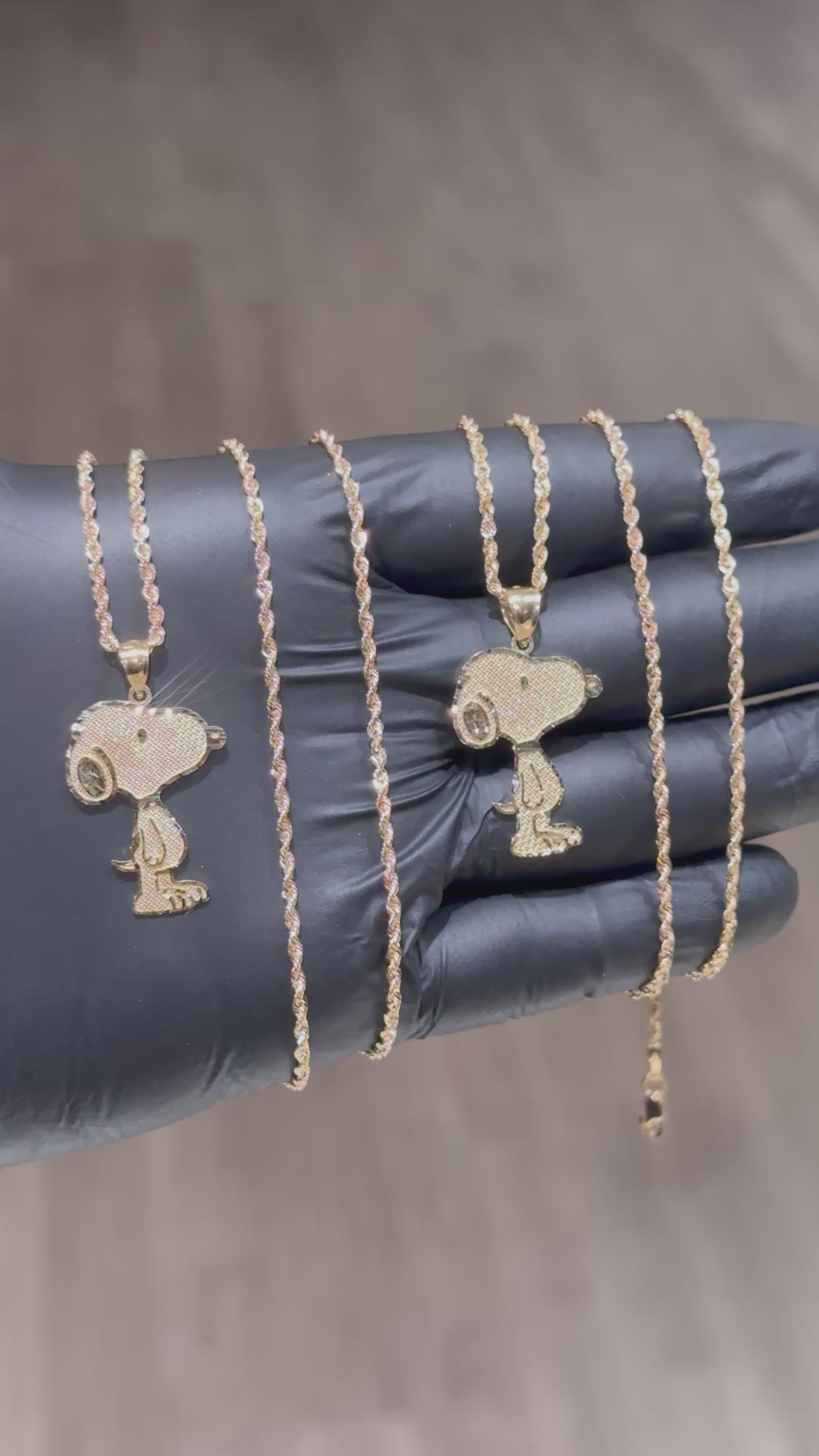 Load video: 10k Medium Snoopy Chain Set