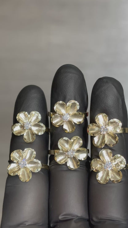 10k Diamond Cut Flower Ring